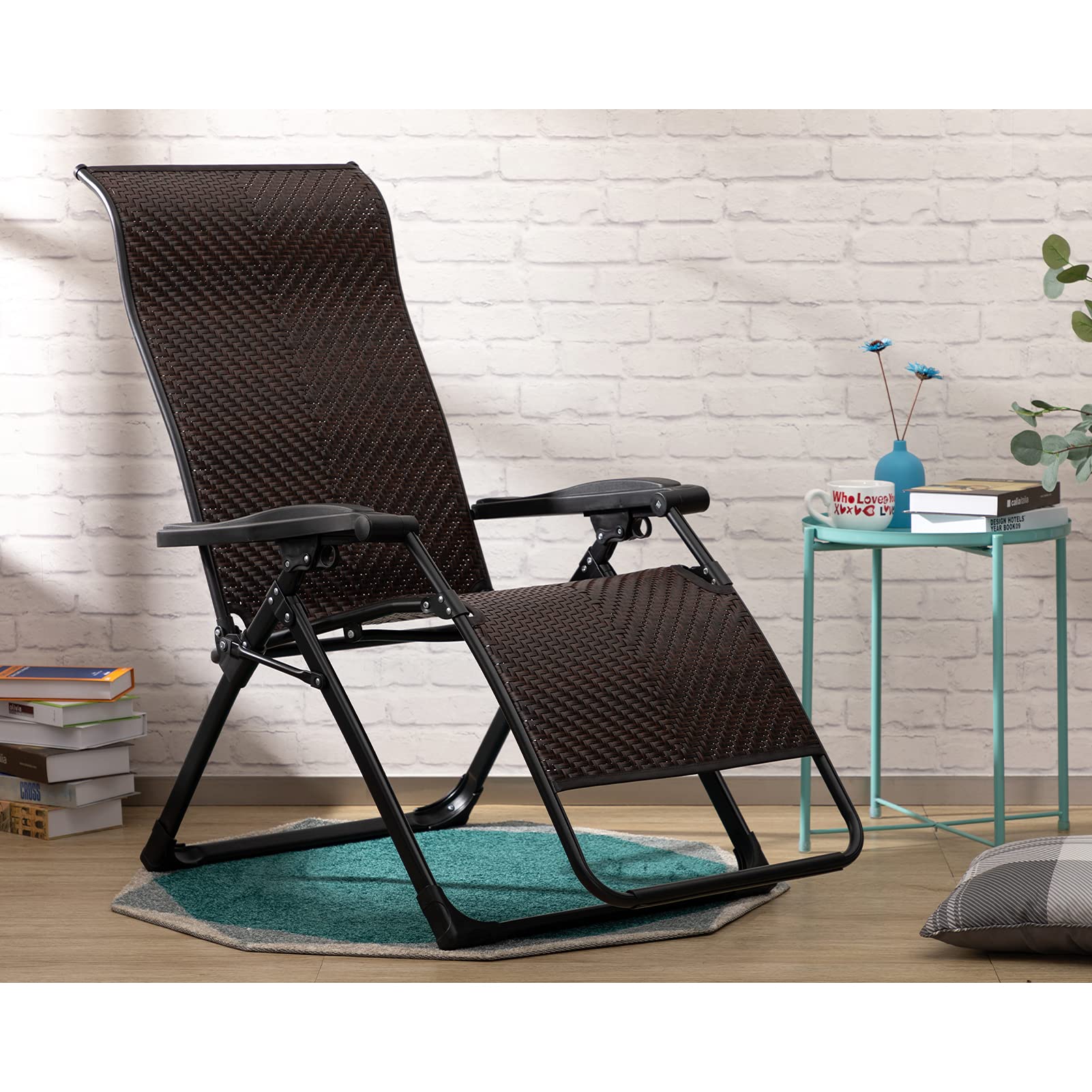 ALIMORDEN Rattan Folding Zero Gravity Chair with Lock for Adults - Adjustable Recliner with Steel Frame & Wide Armrests - Heavy Duty Lounge Chair for Patio, Balcony, Garden, Poolside - Indoor & Outdoor Use (Brown)