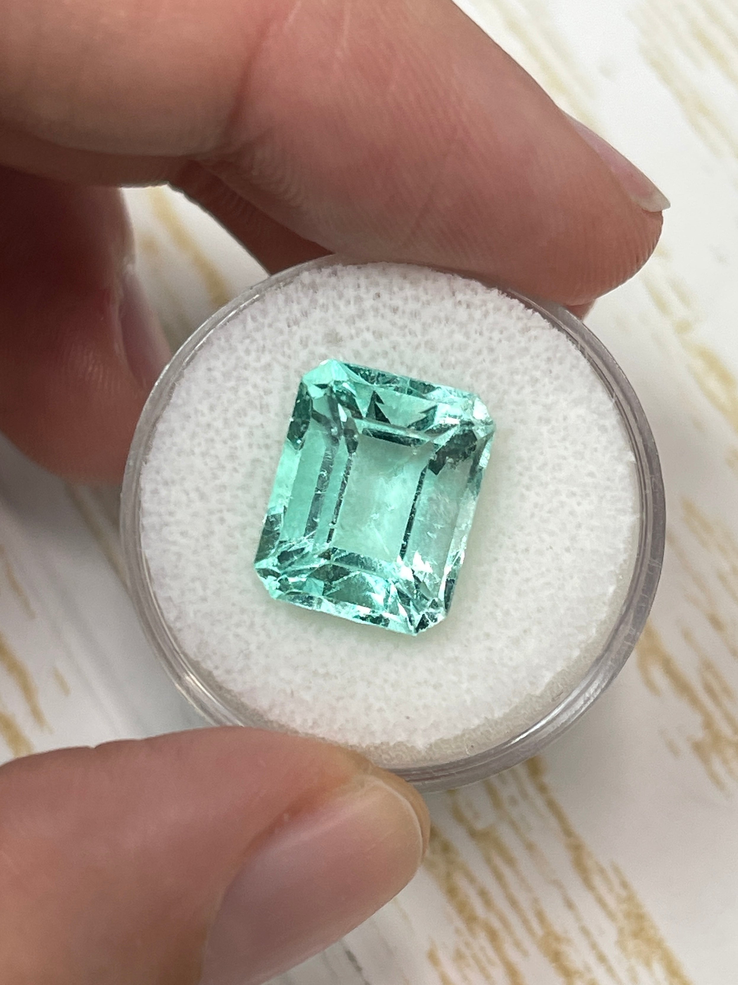 10.26 Carat VS Green Colombian Emerald Loose Gemstone - 13x11mm Emerald Cut for Jewelry Making, Engagement Rings & Luxury Gifts
