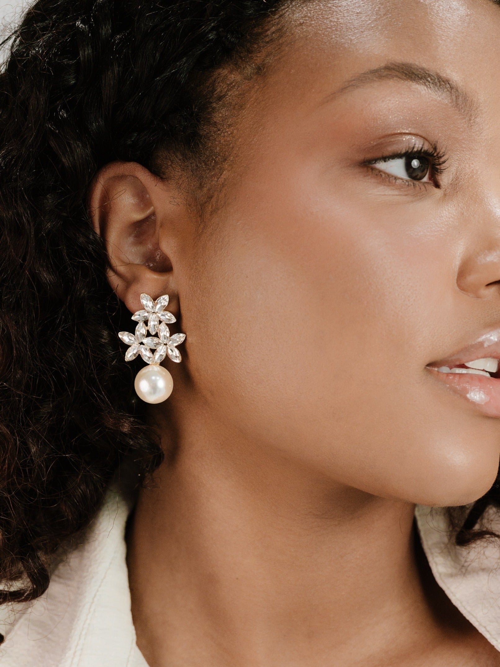Best Crystal & Pearl Earrings for Women - Elegant Dangle Drop Earrings for Wedding, Party & Special Occasions