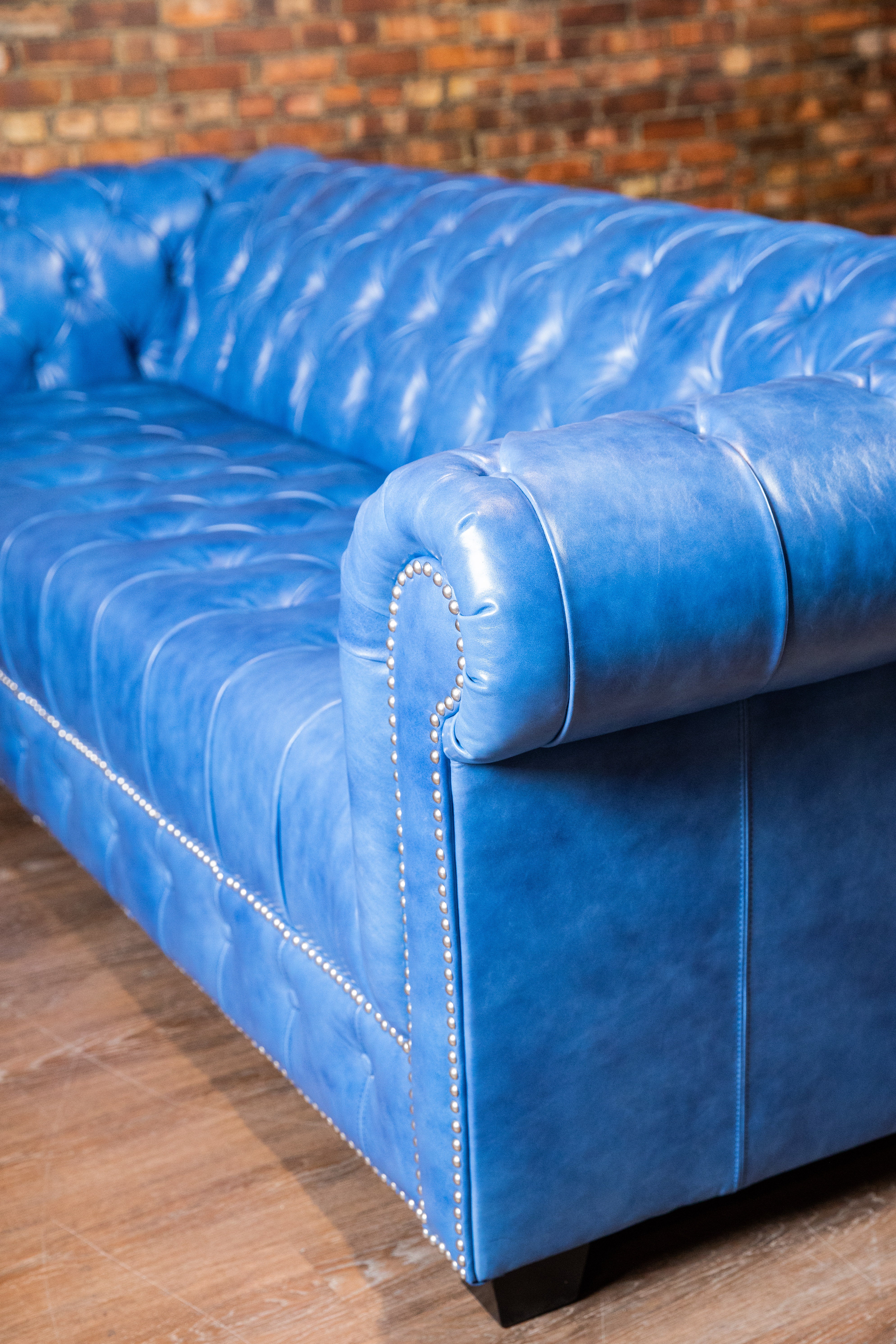 Royal Britannia Genuine Leather Sofa - Luxurious Comfort for Living Room, Office & Lounge - Premium Quality & Elegant Design