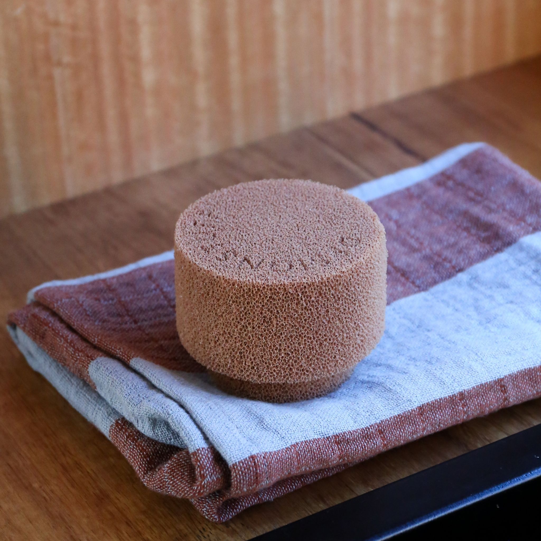 DESIGNSTUFF Round Silicone Sponge for Baking - Non-Stick Cinnamon Roll Dough Scraper & Pastry Brush Cleaner - Perfect for Kitchen, Cake Decorating & Cookie Making
