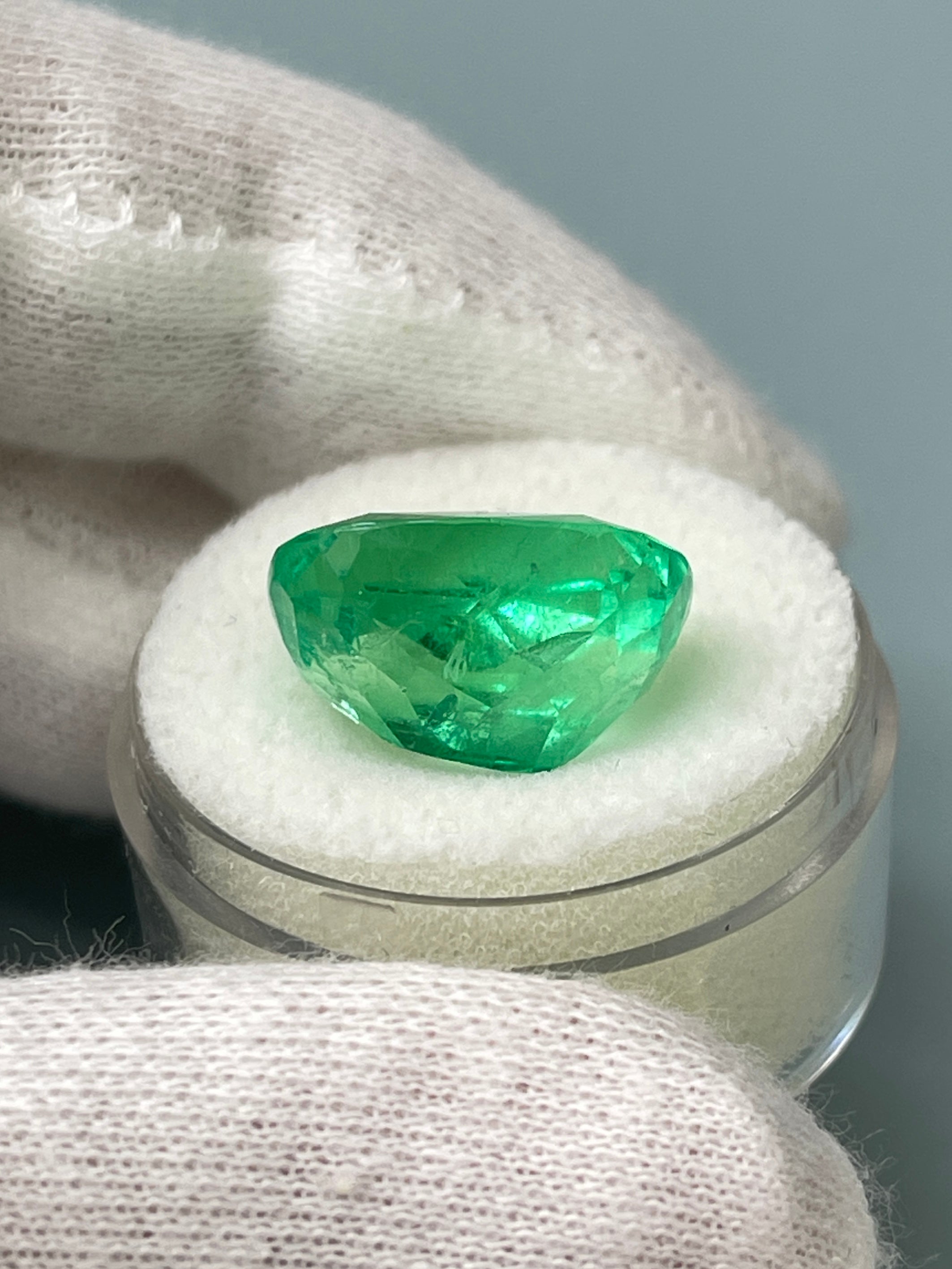11.50 Carat Natural Muzo Colombian Emerald - 15.5x13mm Cushion Cut Yellowish Green Gemstone for Jewelry Making & Luxury Gifts