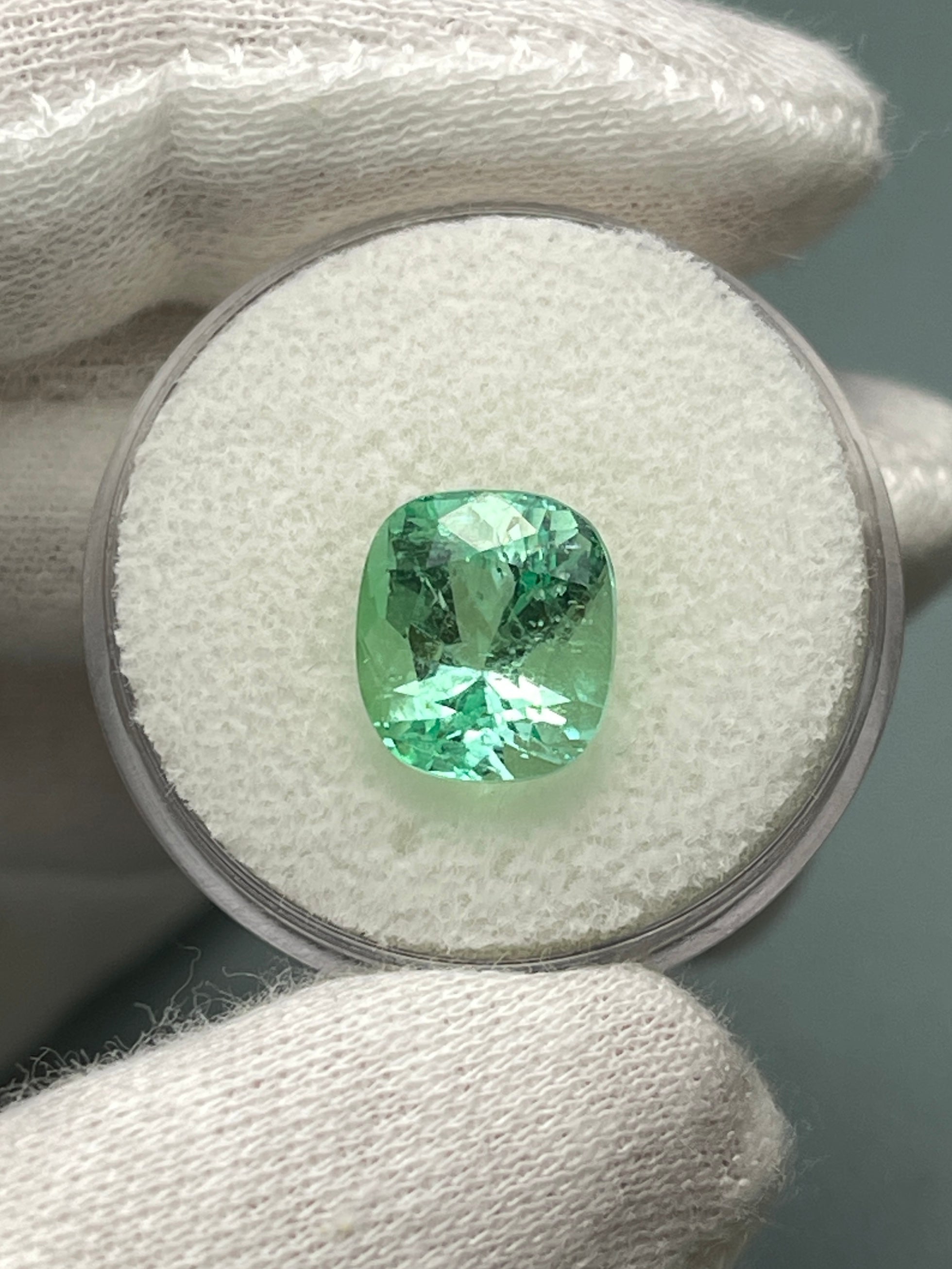 4.13 Carat 10x9mm Pastel Yellowish Green Natural Loose Colombian Emerald Cushion Cut Gemstone for Jewelry Making, Engagement Rings & Collector's Items
