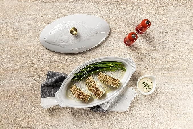 Le Creuset 1.7 Quart Fish Baker in Sea Salt - Premium Enameled Cast Iron Baking Dish for Fish, Vegetables & Casseroles - Perfect for Oven Baking & Serving at Dinner Parties