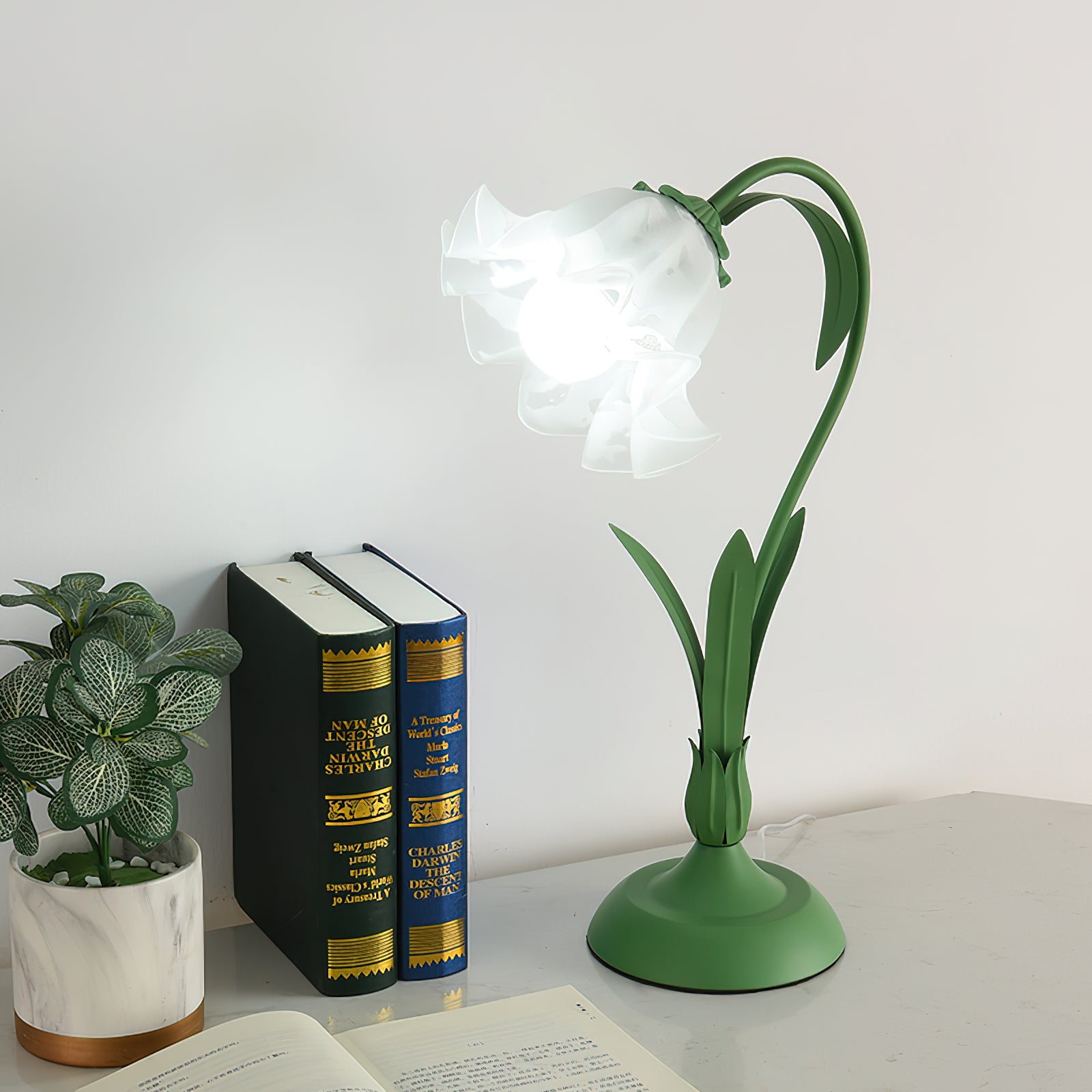 Elegant Flowers Atmosphere Table Lamp - Romantic Mood Lighting for Bedroom, Living Room & Home Decor