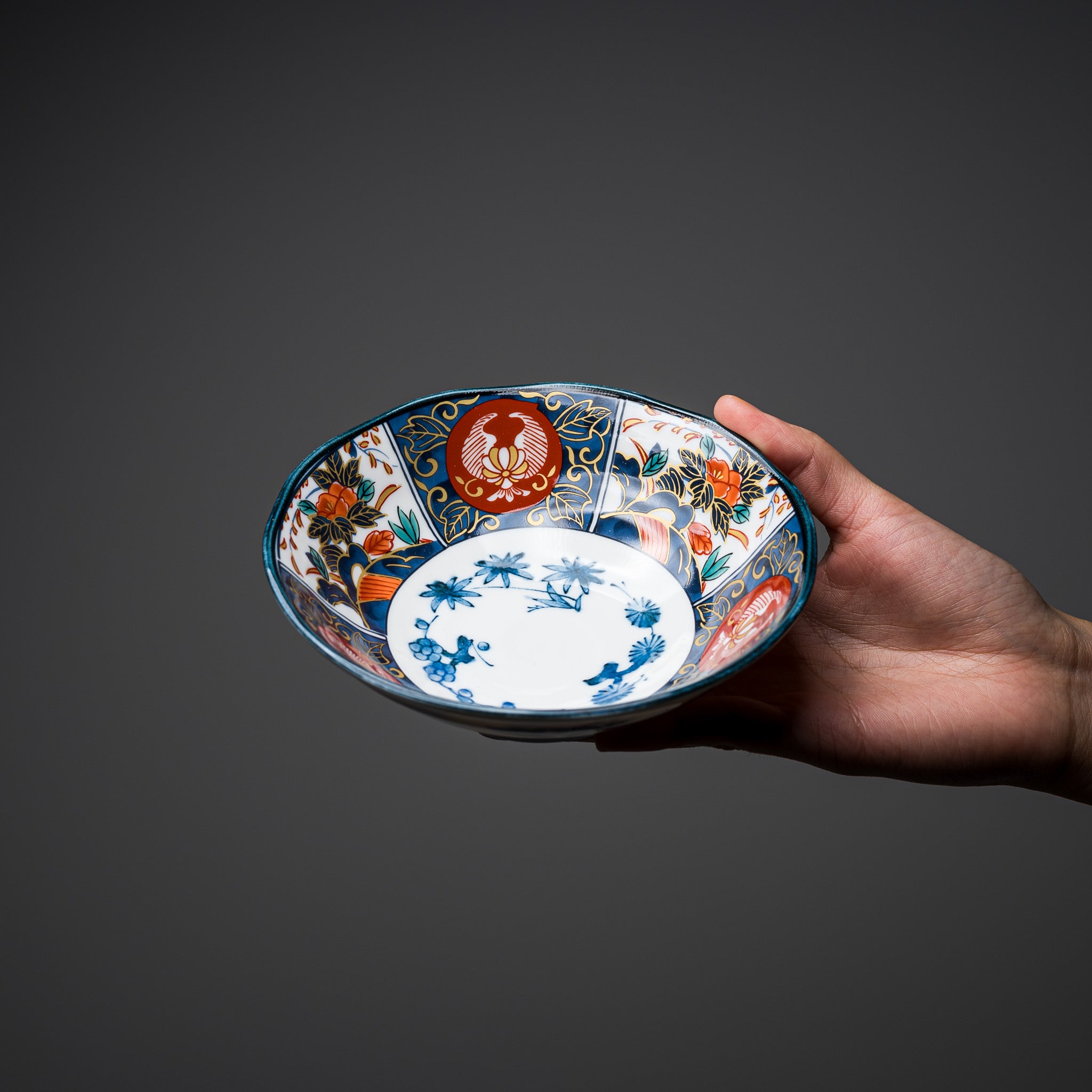 Kinsai Series Shallow Bowl 14.5 cm - Premium Mino Ware Somenishiki Gold Decoration - Perfect for Japanese Cuisine, Sushi, Desserts & Home Decor