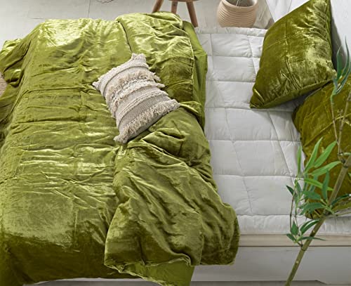 Premium Crushed Velvet Duvet Cover Set - 3 Piece Boho Chic Bedding Collection in Emerald Green (Queen Size 90x90 Inches) for Cozy Bedroom Decor & Luxury Hotel Style Home