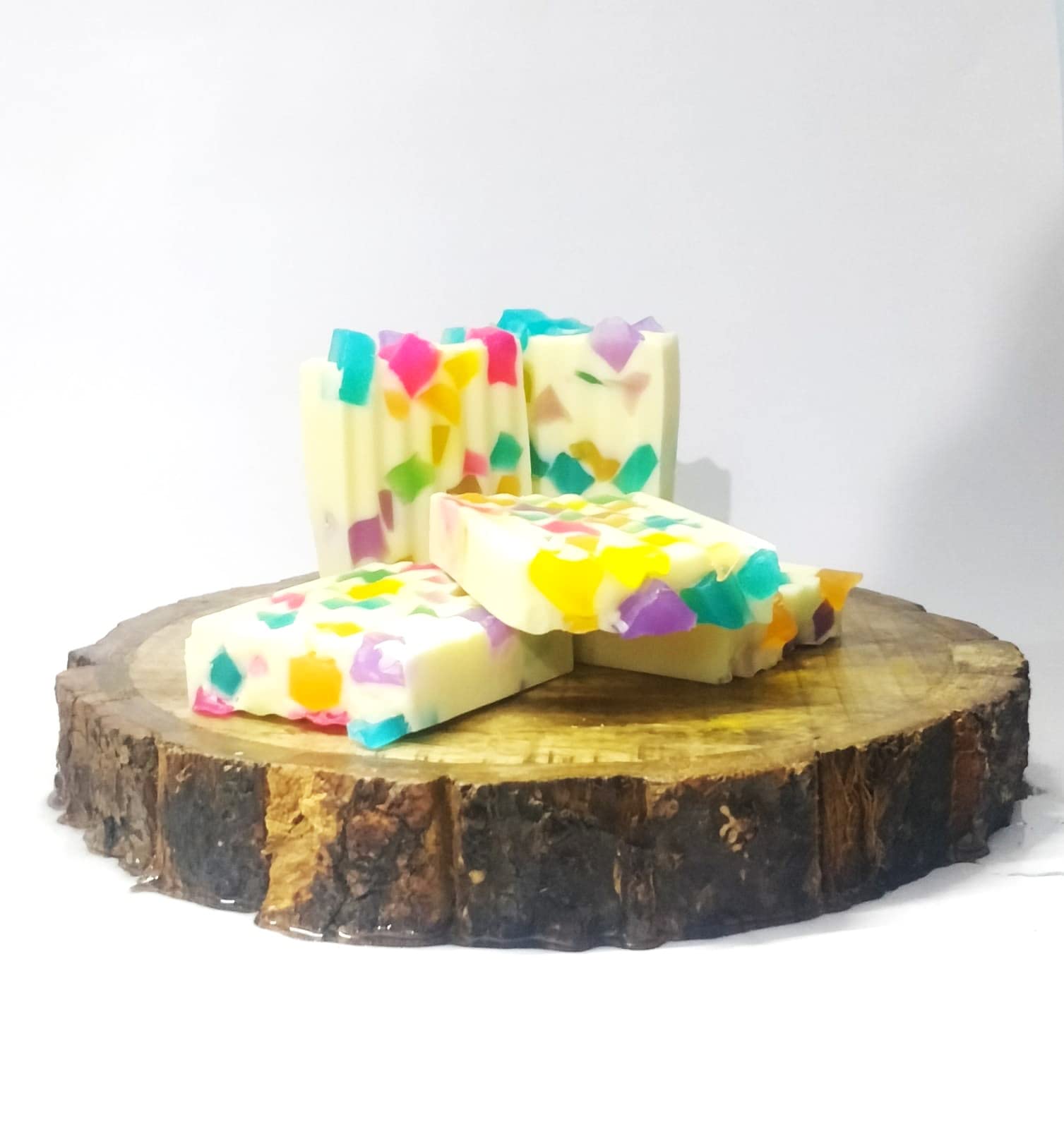 Handmade Aesthetic Fruit Cream Soap with Camel Milk & Cashmere Rose Fragrance | 110-120g Moisturizing Bar Soap for Dry Skin | Perfect for Spa Day, Gift Sets & Luxury Bath Time