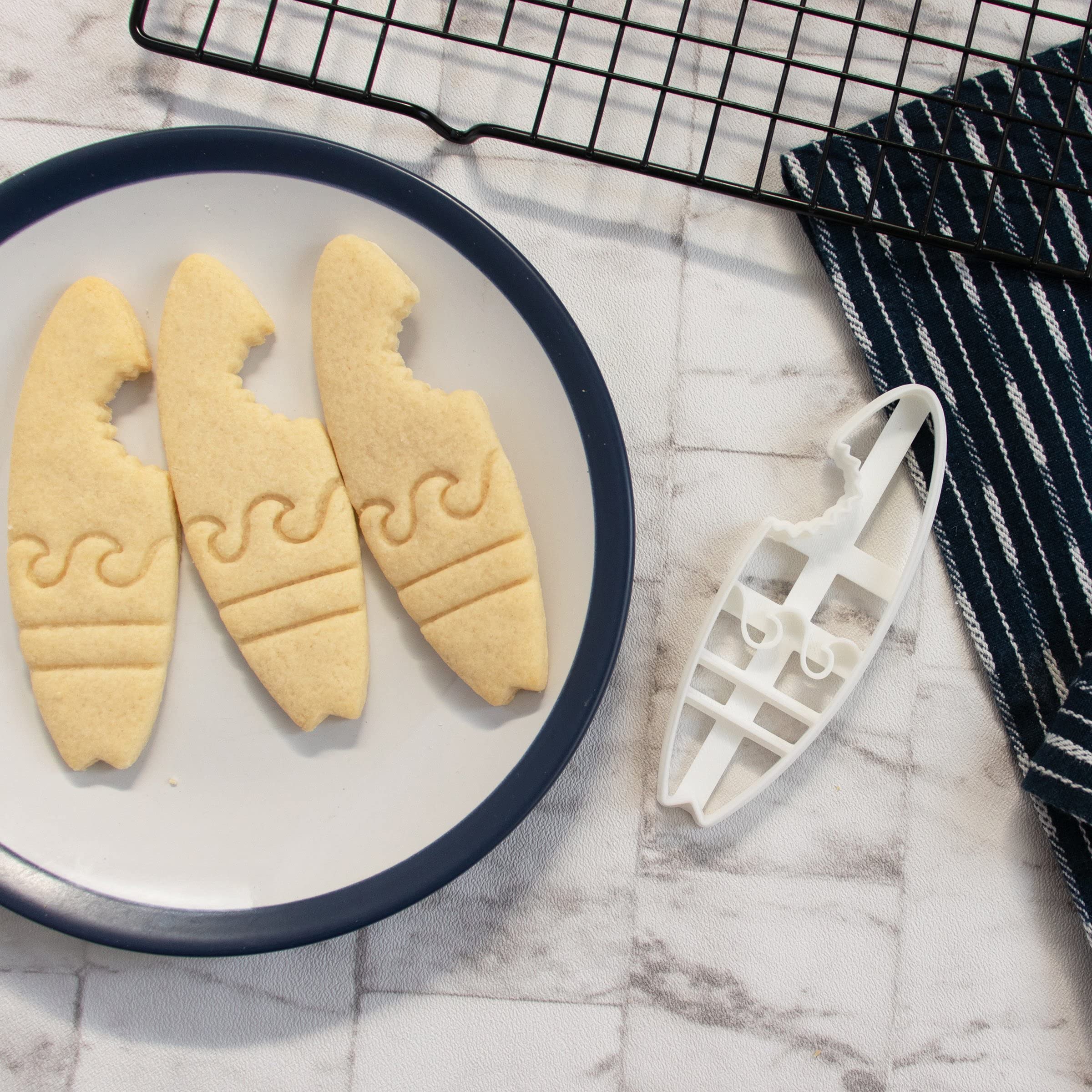 Bitten Surfboard Cookie Cutter - 1 Piece Stainless Steel Baking Tool for Surf-Themed Cookies | Perfect for Beach Parties, Surfing Events & Summer Baking