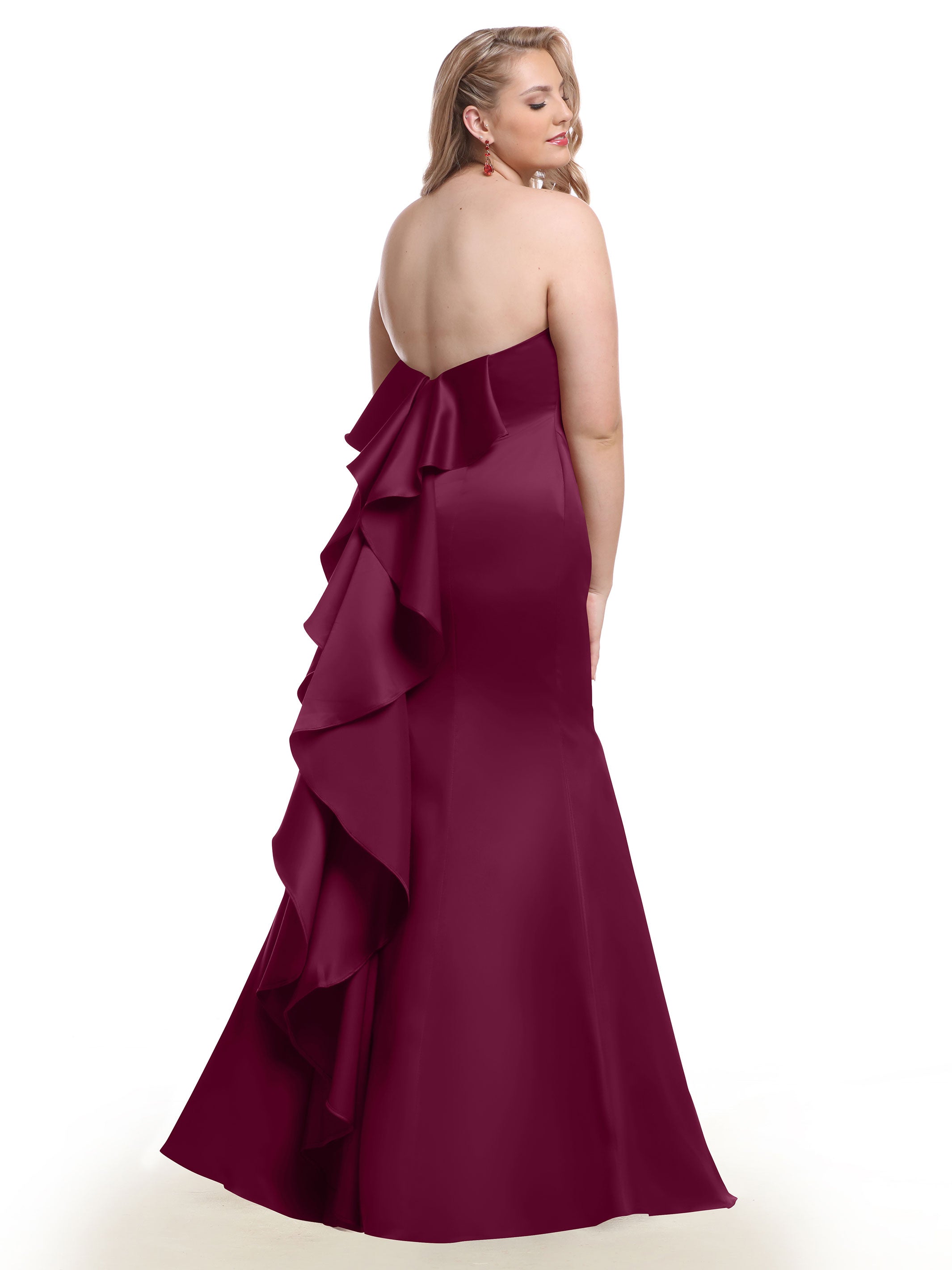 Elegant Strapless Satin Fit and Flare Bridesmaid Dress with Sweetheart Neckline - Perfect for Weddings, Formal Events & Special Occasions