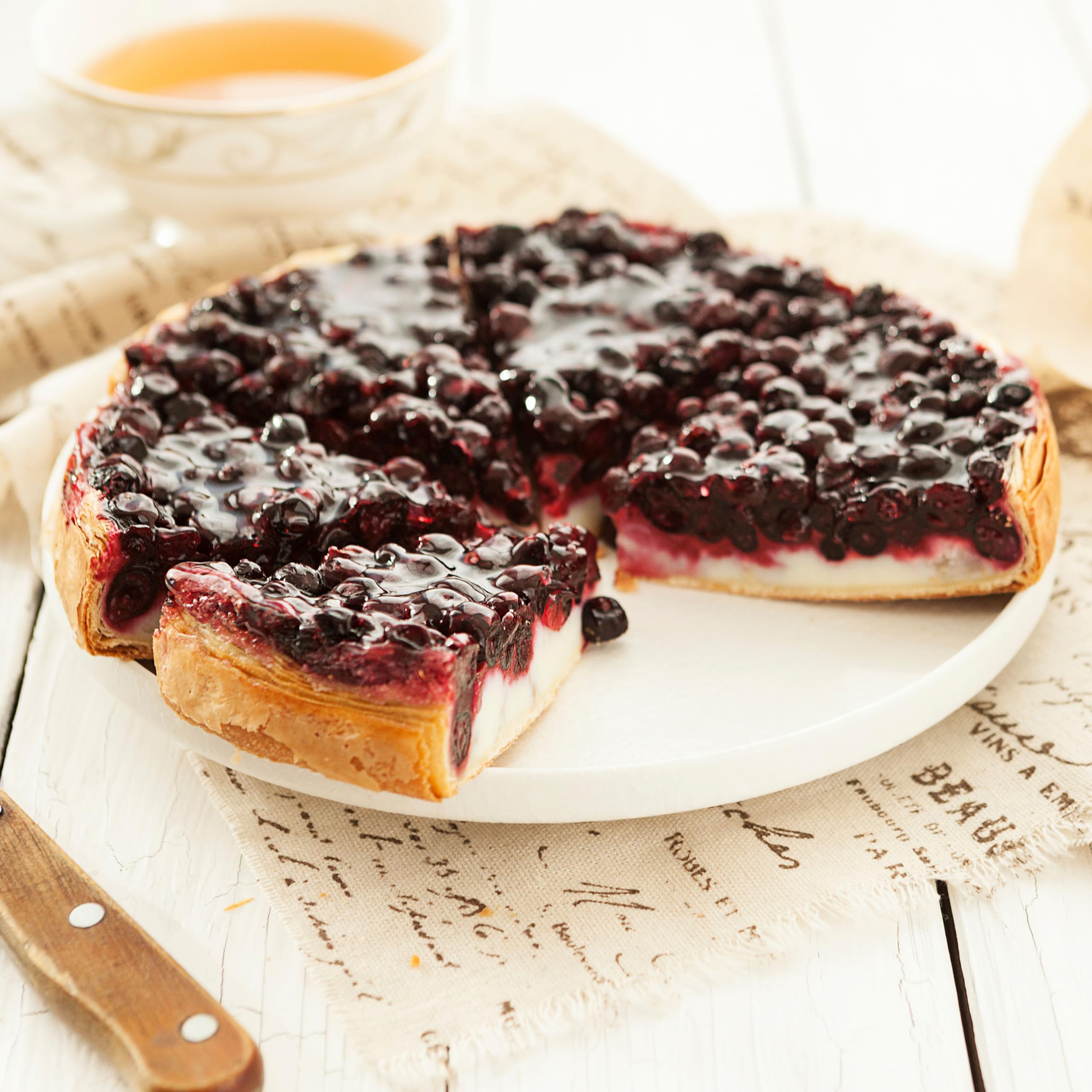 Yupik Dried Blueberries 185g | Gluten-Free, Kosher, No Sulphites | Whole Berries, Rich in Vitamin C | Healthy Snack for Trail Mix, Yogurt Topping & Baking