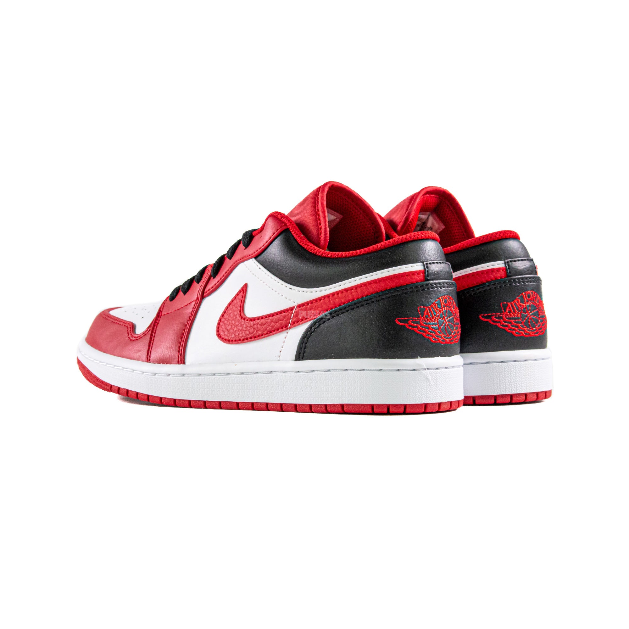 Air Jordan 1 Low 'Bulls' Basketball Shoes 2022 Edition - Men's Retro Sneakers for Casual Wear & Street Style