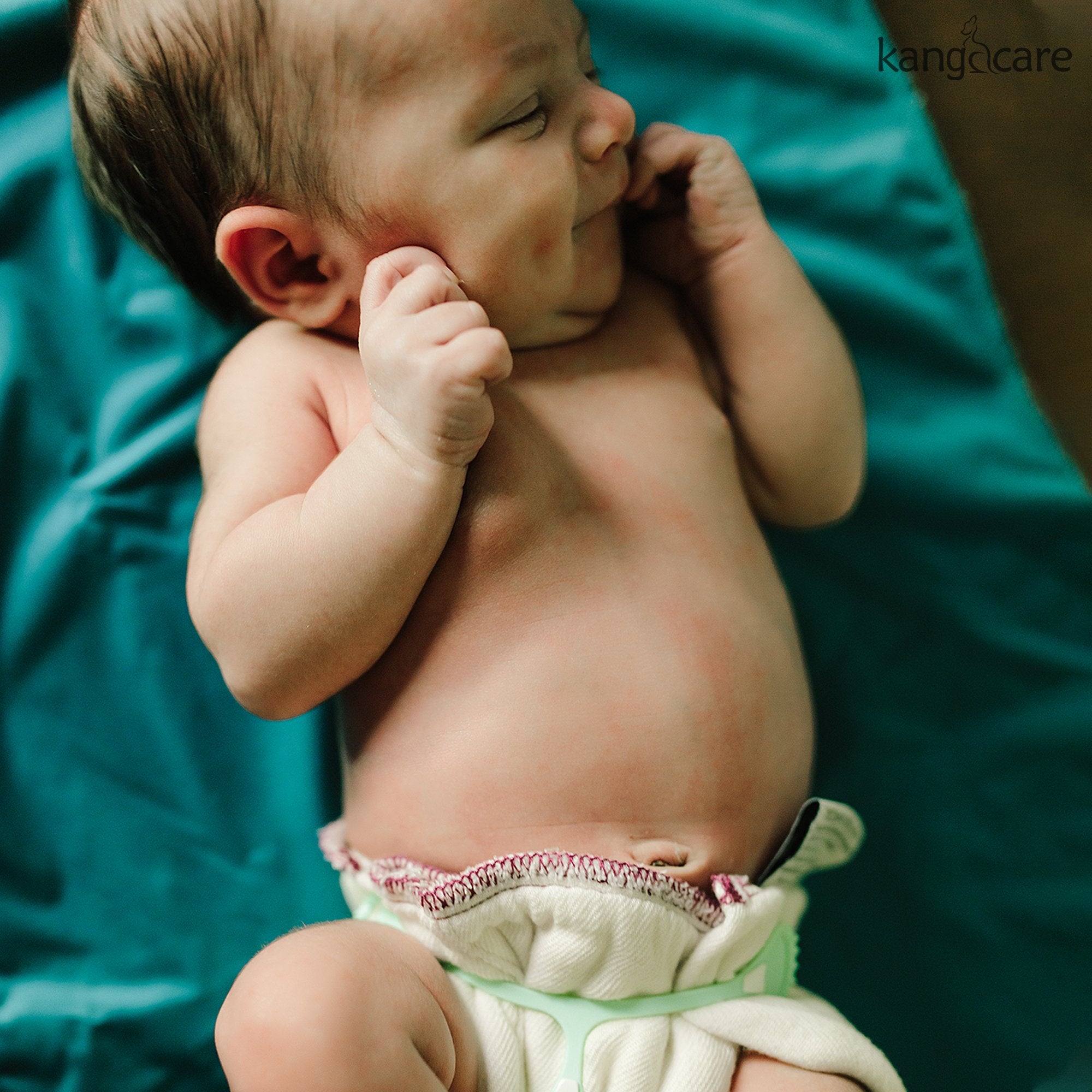 Kanga Care Bamboo Prefold Cloth Diapers - 6 Pack | Eco-Friendly, Super Absorbent & Reusable Baby Diapers for Newborns & Toddlers | Perfect for Daycare, Travel & Overnight Use