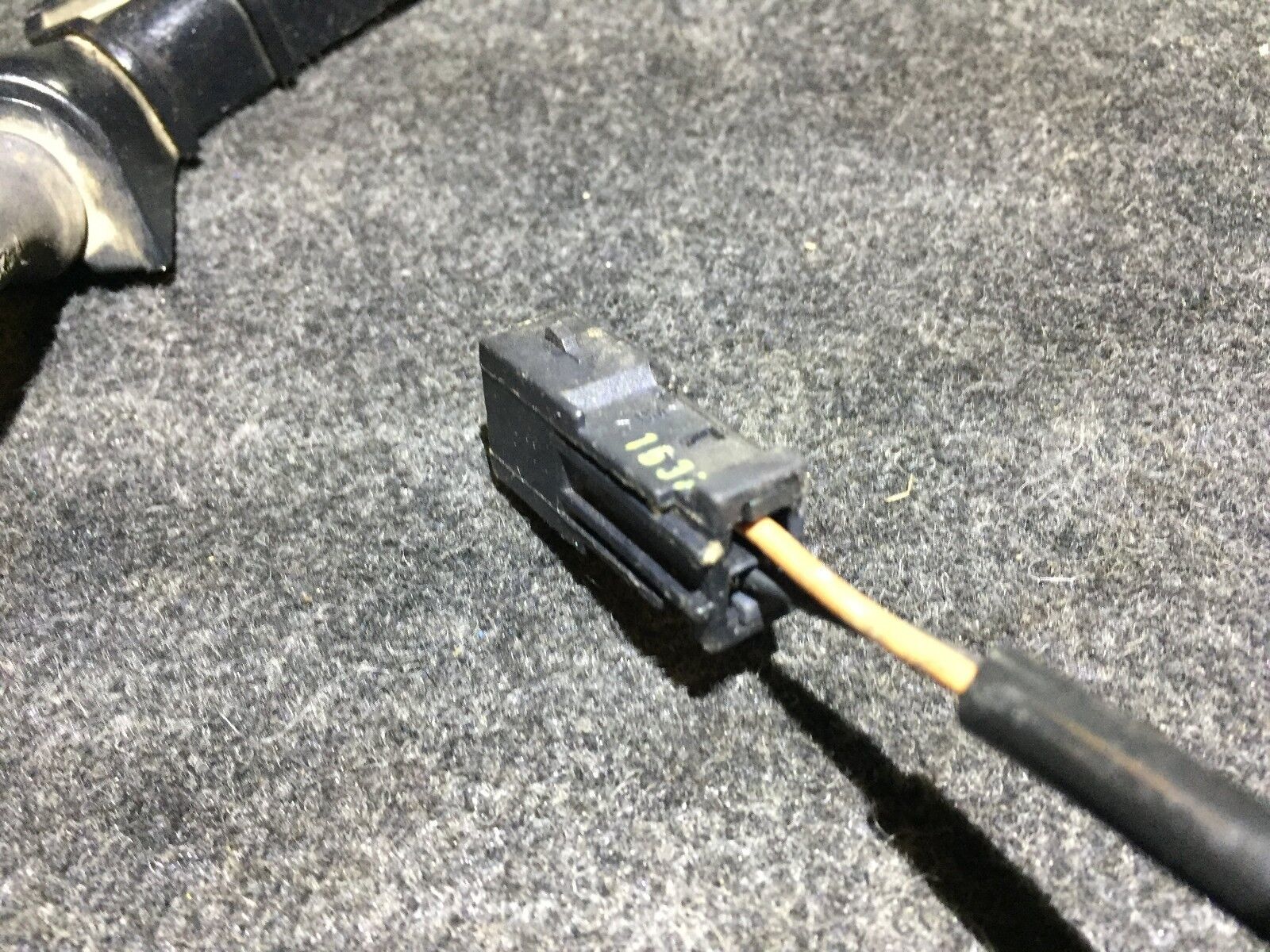 05-08 Audi A4 Right Rear ABS Sensor - OEM Replacement Part - Compatible with 2005 2006 2007 2008 Models - Perfect for ABS System Repair & Maintenance