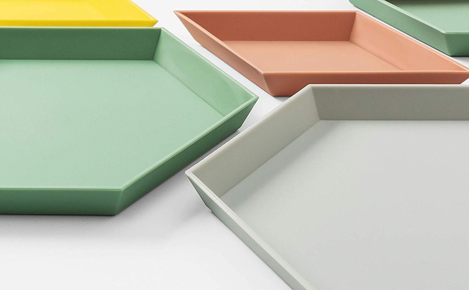 Evanto Plastic Storage Platters - Small Food Serving Tray & Jewelry Organizer, Geometric Design Multipurpose Desk Tray for Snacks, Rings, Office Supplies - Perfect for Parties, Home Decor & Workspace Organization