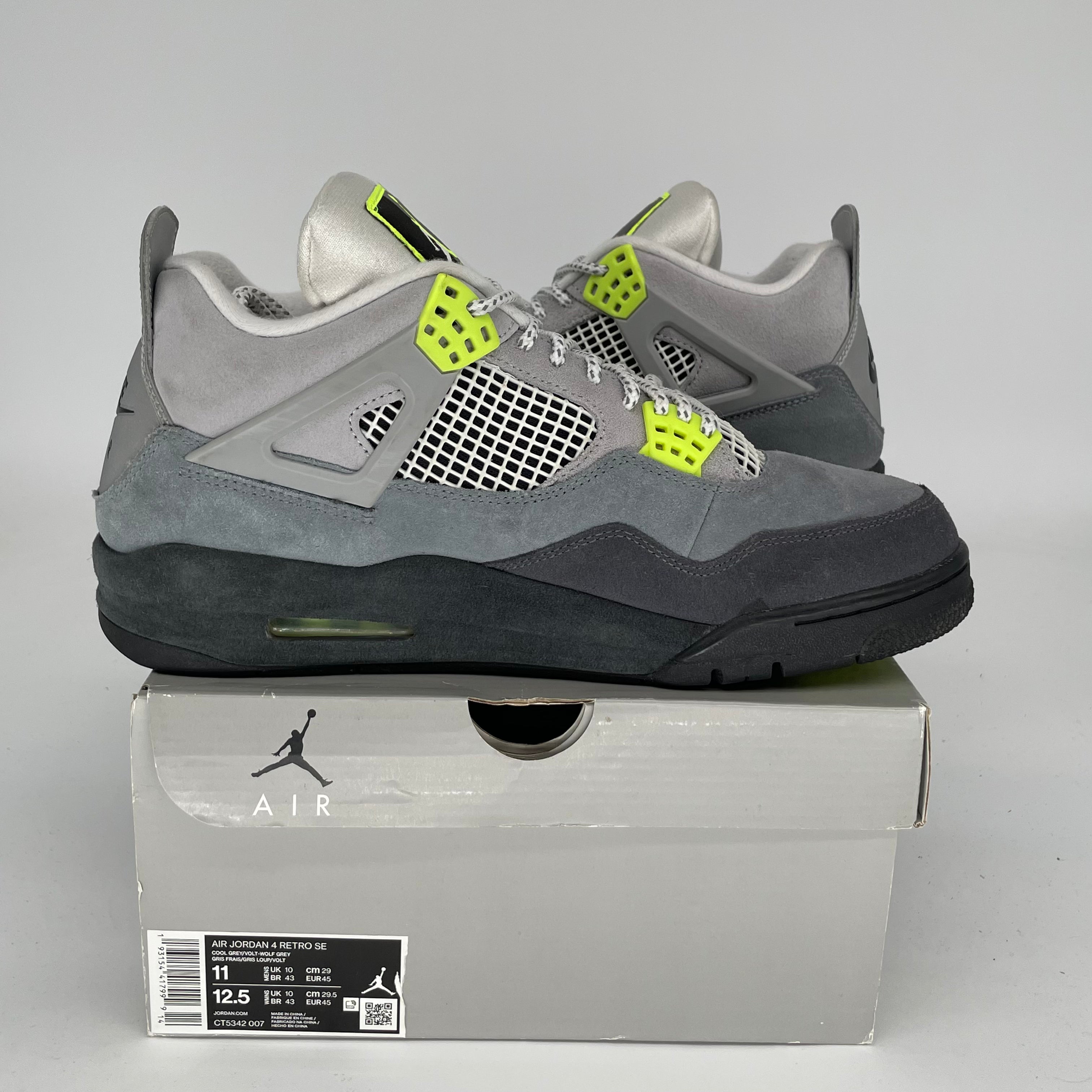 AIR JORDAN 4 Retro 