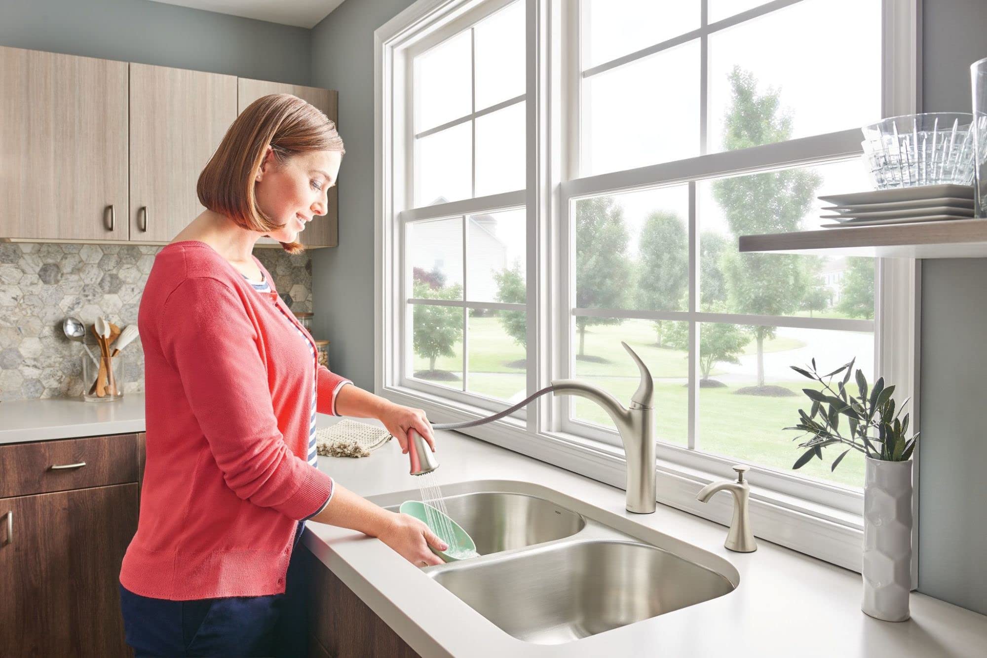 Moen Camerist Spot Resist Stainless Steel One-Handle Pull-Down Kitchen Faucet with Power Clean Spray and Reflex Docking System - 7545SRS for Modern Home Kitchen Sink (Ideal for Washing Dishes, Filling Pots & Daily Cooking Tasks)