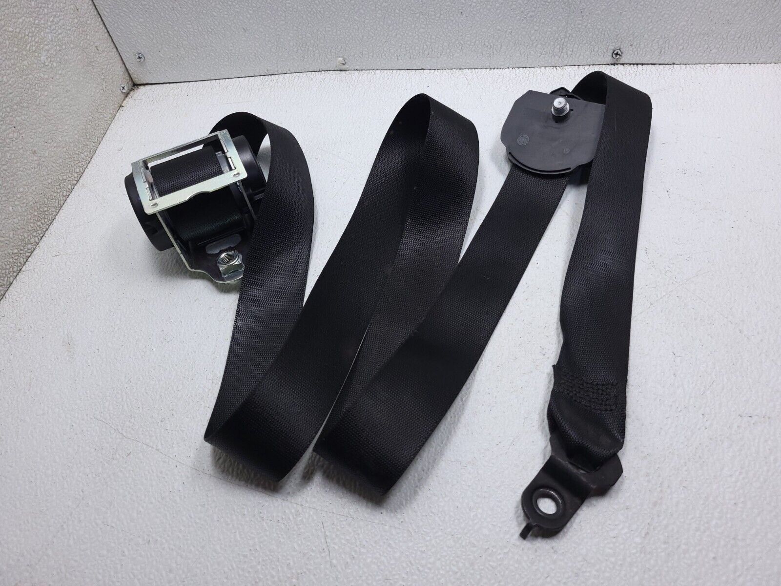 2006-2011 Mercedes ML500 Front Right Passenger Seat Belt Retractor OEM Replacement - Perfect for Car Safety & Repair