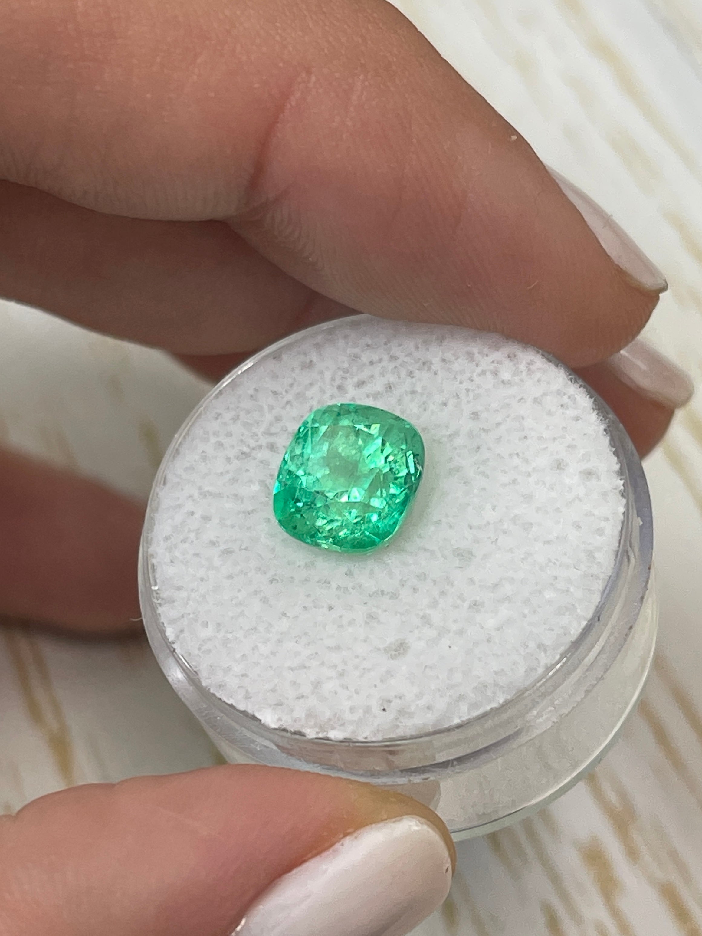 3.25 Carat Natural Colombian Loose Emerald - Cushion Cut, Lustrous Yellowish Green Gemstone for Jewelry Making & Engagement Rings
