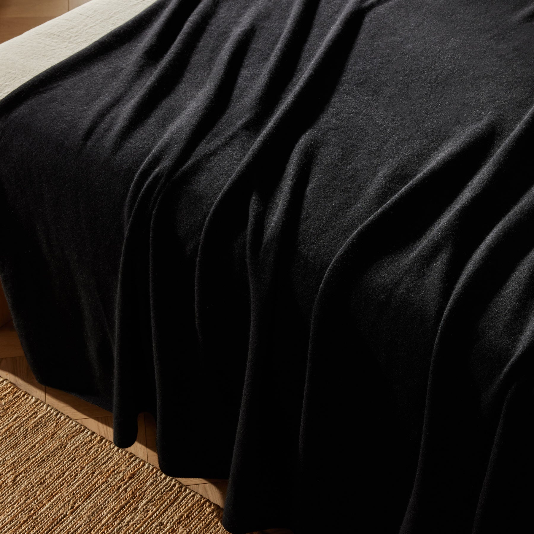 Luxury Soft Cashmere Knit Blanket - Black | Ultra Cozy & Warm Throw for Bed, Sofa, and Travel | Perfect Gift for Winter & Home Decor