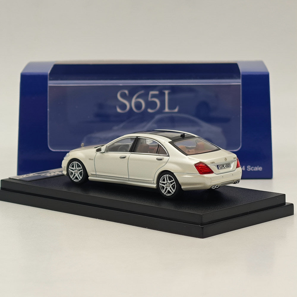 1/64 Scale Mercedes-Benz S65L V12 White Sedan Diecast Model Car - Collectible Sports Car for Display, Gifts & Car Enthusiasts