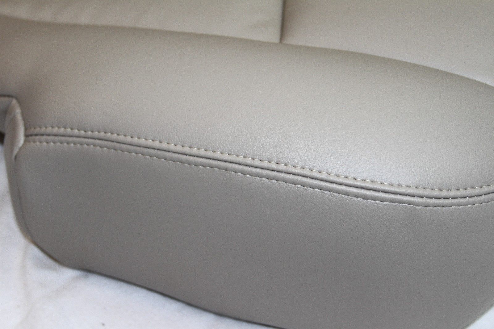 2003-2006 GMC Yukon Passenger Bottom Seat Cover - Light Tan Vinyl #522 - Durable Protection for Car Interiors & Road Trips