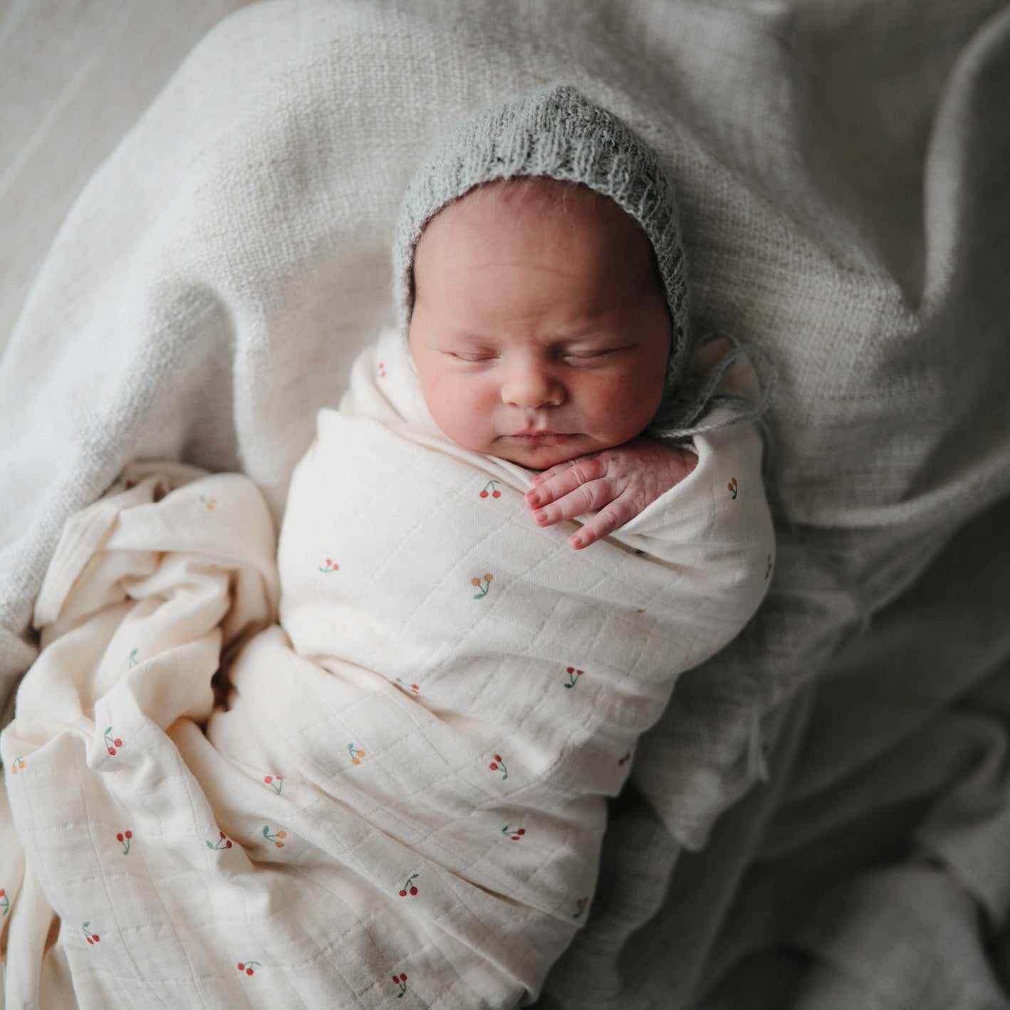 Mushie Organic Cotton Muslin Swaddle Blanket for Babies - Soft, Breathable & Hypoallergenic Baby Wrap for Newborns, Infants & Toddlers - Perfect for Swaddling, Nursing, Stroller & Car Seat Cover