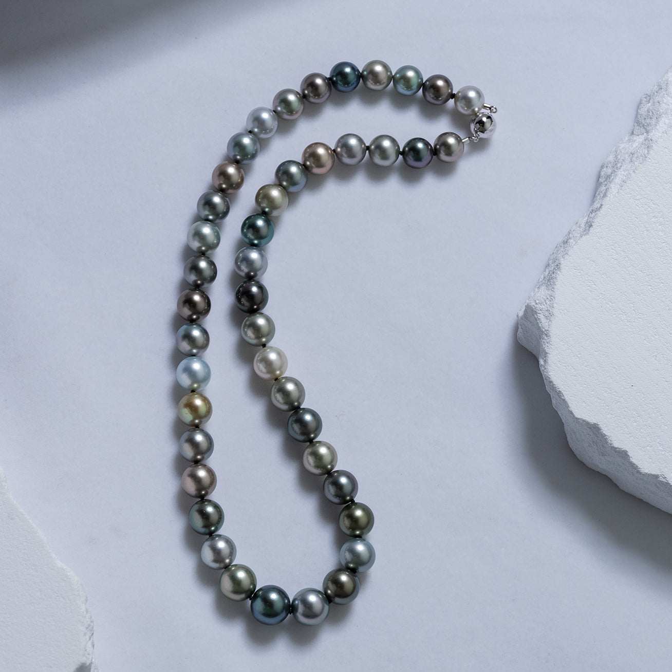 18K Gold Aurora Queen Tahitian Pearl Necklace - Elegant Black Pearl Jewelry for Women, Perfect for Weddings, Parties & Special Occasions | KN00153