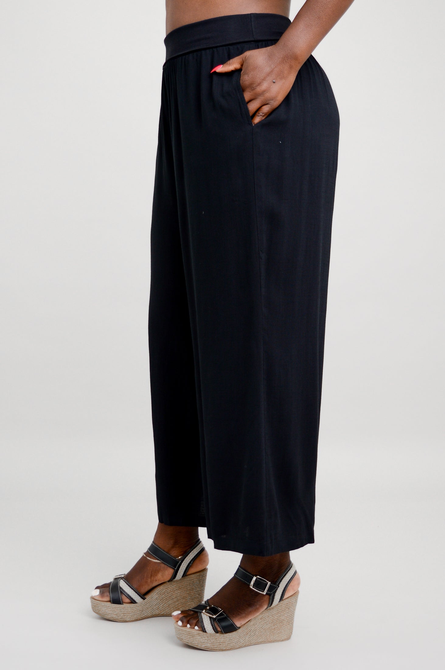 Landon Capri Pants for Women - Black Linen Bamboo Blend - Comfortable & Breathable for Summer, Travel & Casual Wear