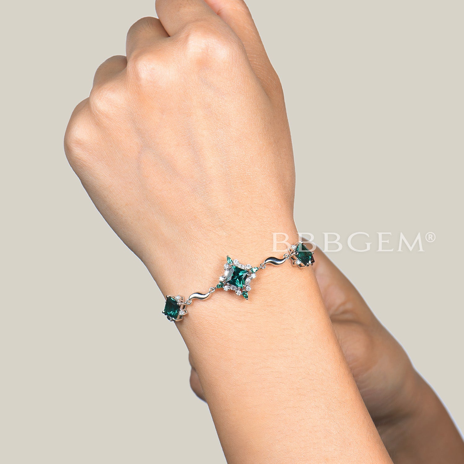 Princess Cut Green Emerald Wavy Bracelet with Diamond Halo - Elegant Wedding Jewelry for Brides, Anniversary Gifts & Special Occasions