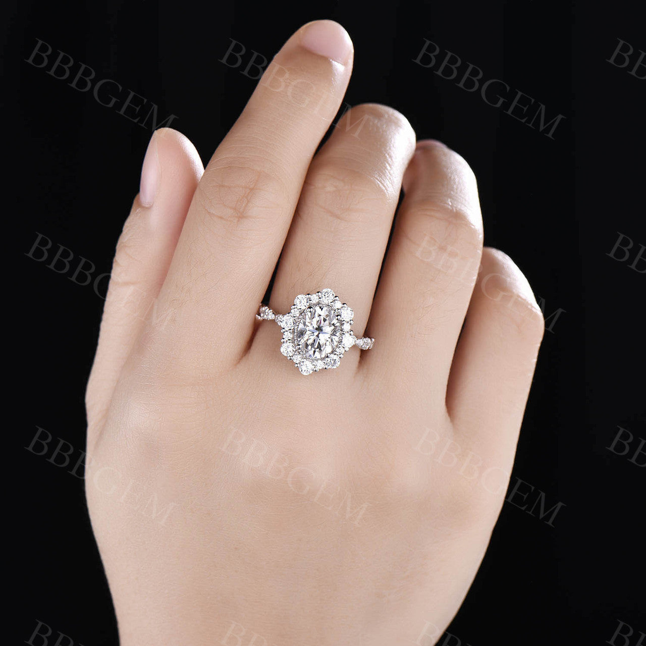 Vintage 2CT Oval Cut Moissanite Halo Engagement Ring in Solid 14K White Gold - Perfect for Proposals, Weddings & Anniversary Gifts