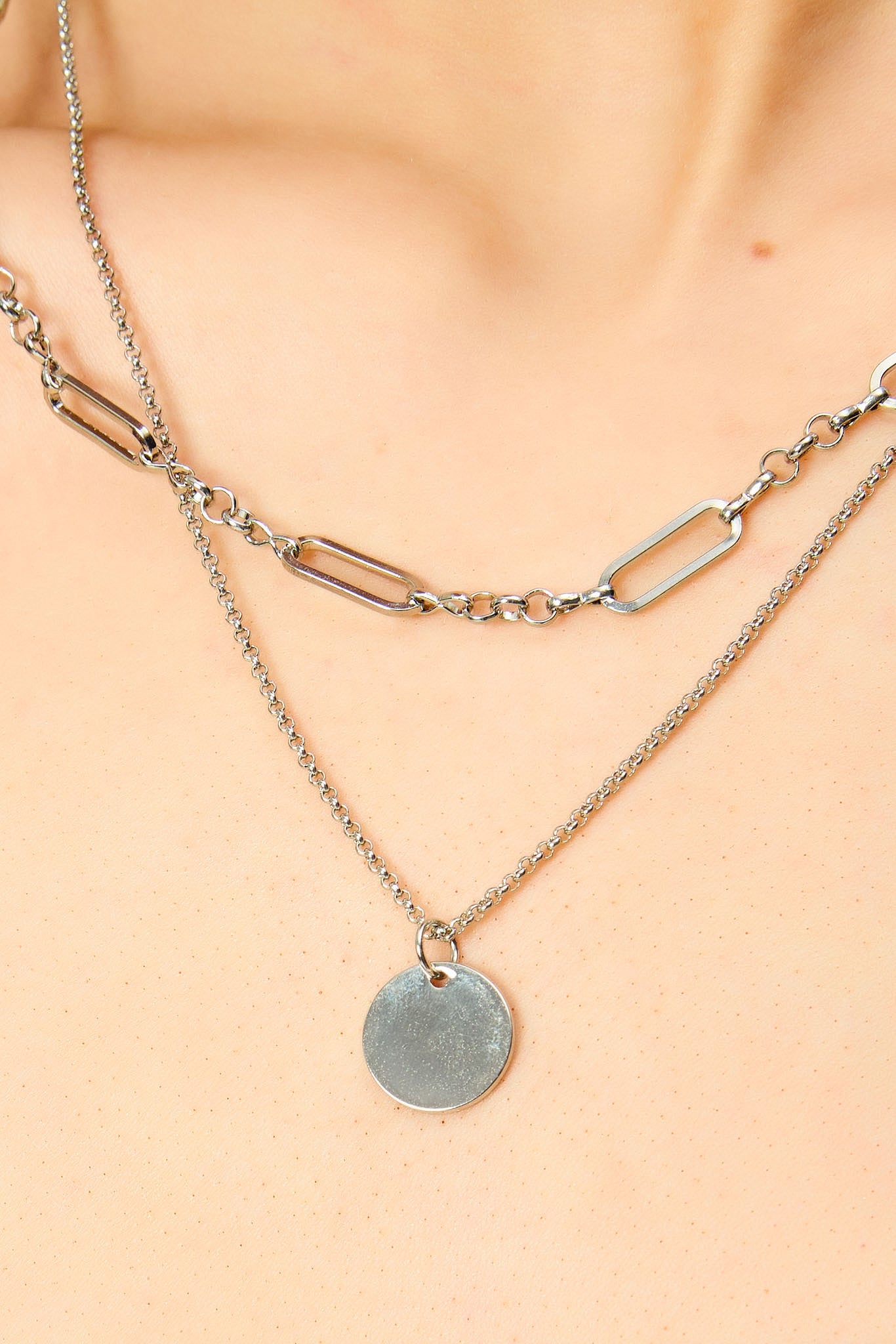 Elegant Double Row Circle Pendant Necklace for Women - Minimalist Layered Gold/Silver Chain Jewelry - Perfect for Date Night, Office Wear & Special Occasions