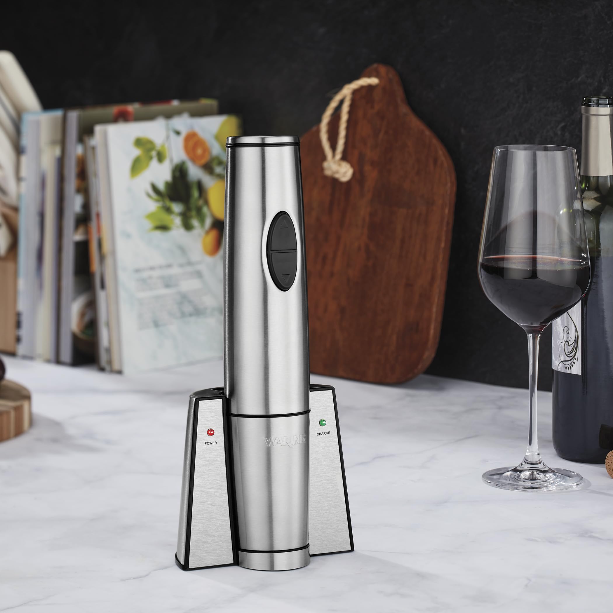 Waring Commercial WWO120 Portable Electric Wine Bottle Opener with Recharging Station - Silver | Cordless Automatic Corkscrew for Red & White Wines | Perfect for Restaurants, Bars, Parties & Home Use