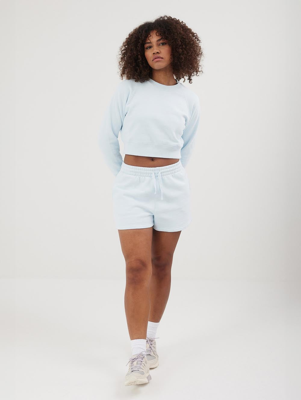 Women's Eco-Friendly Fleece Cropped Crewneck Sweatshirt with Crown Design - Cozy Casual Wear for Fall & Winter Outfits