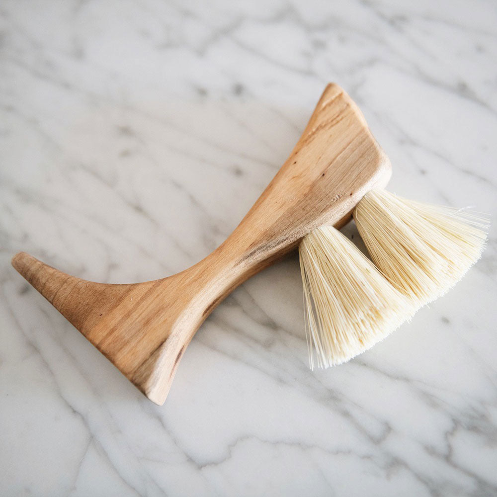 MT0939 Small Wooden Counter Brush - Natural Wood Handle for Kitchen, Bar & Restaurant Cleaning - Perfect for Countertops, Tables & Hard Surfaces