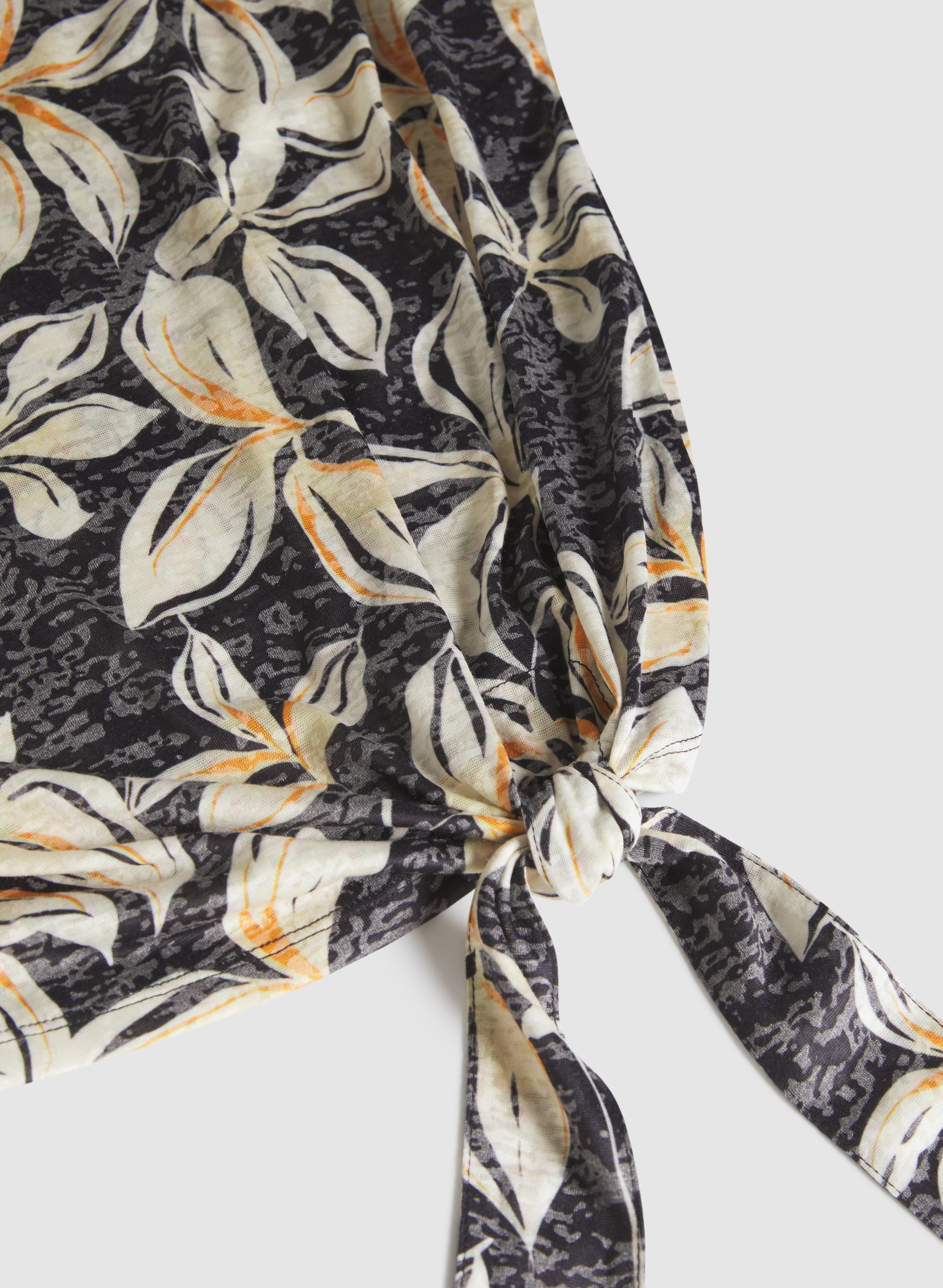 Floral Print T-Shirt for Women - Stylish Summer Blouse with Floral Pattern - Perfect for Casual Outings, Beach Vacations, and Everyday Wear