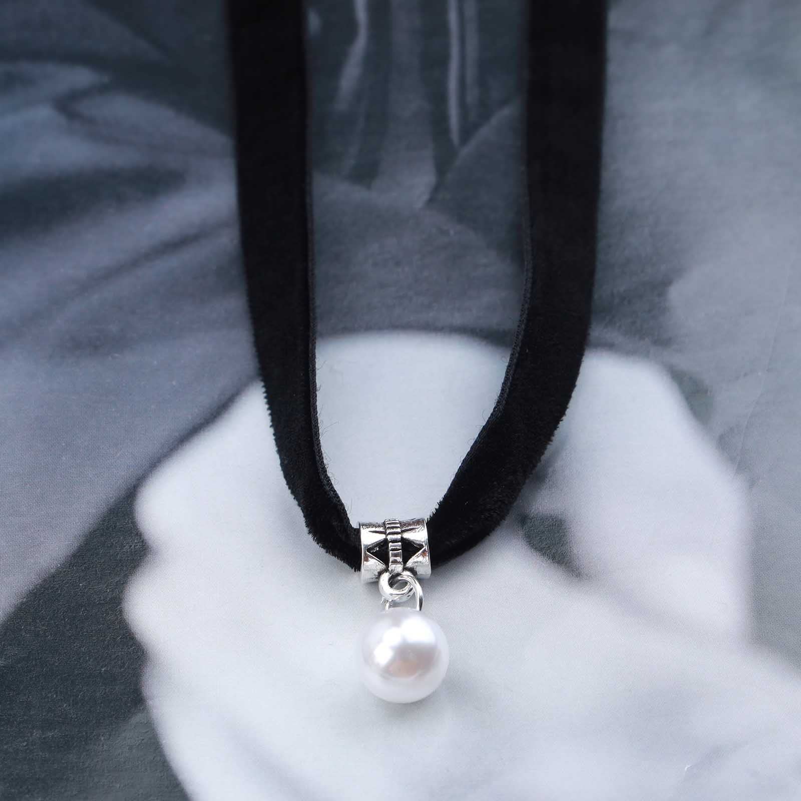 Boho Pearl Choker Necklace - Vintage Black Velvet Ribbon Jewelry for Women | Party & Wedding Accessory