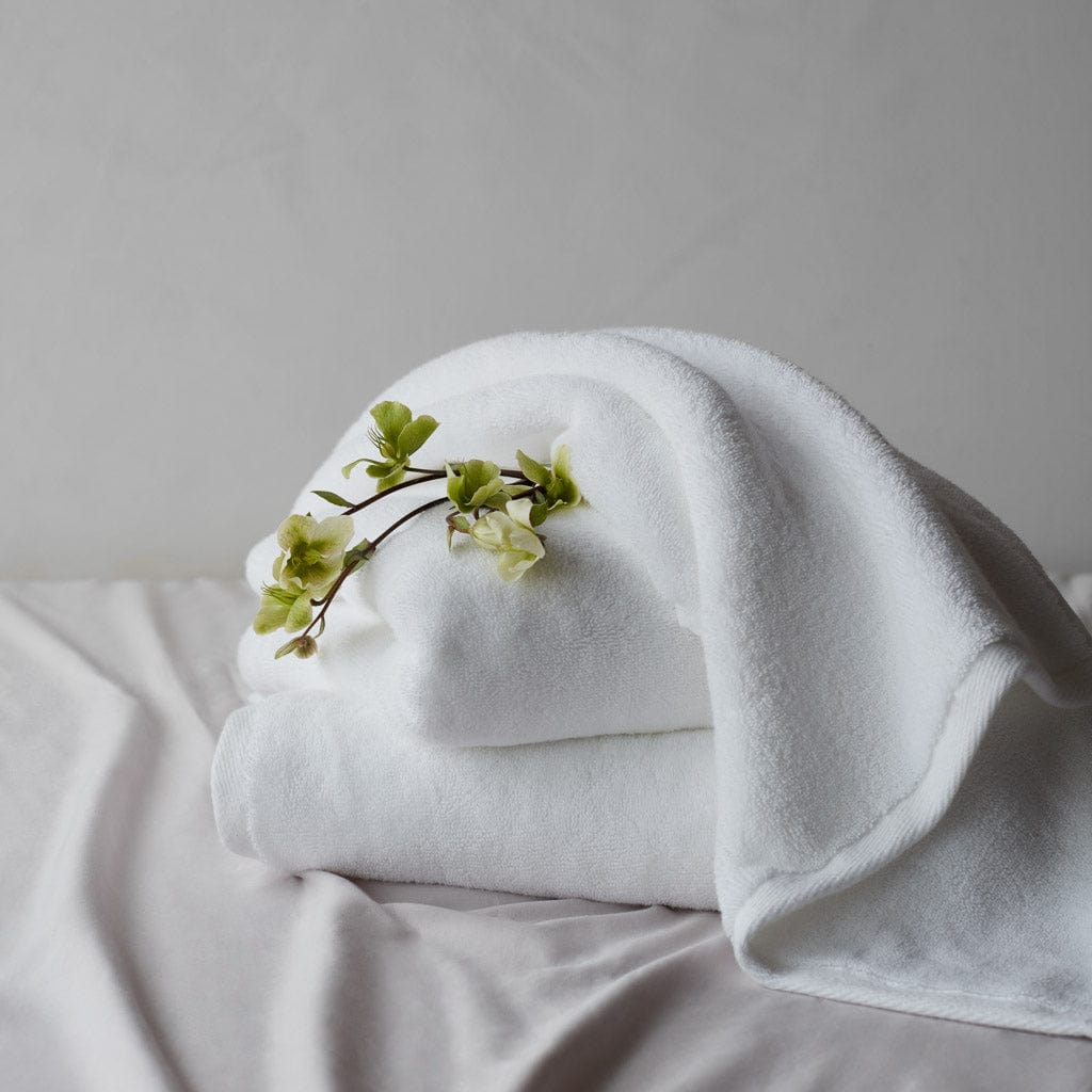 Premium Organic Cotton Plush Bath Towel Set - Ultra Soft & Absorbent for Spa, Bathroom & Beach Use