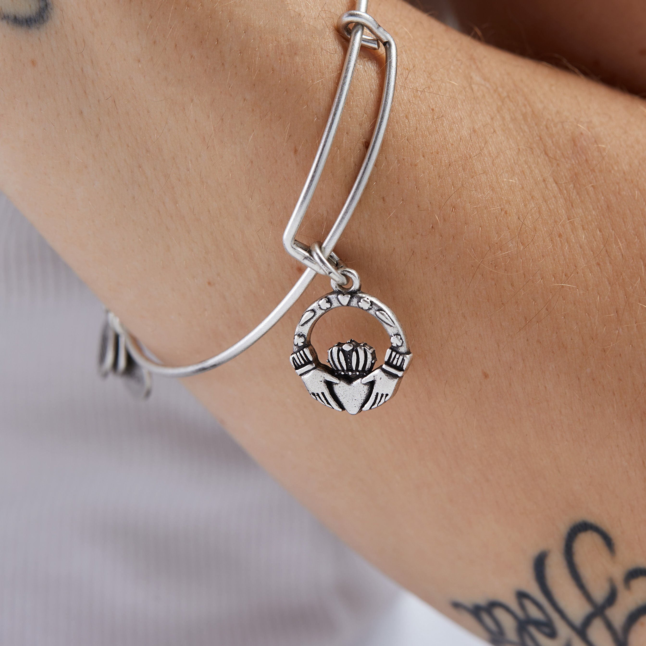 Claddagh Charm Bangle Bracelet - Irish Friendship & Love Bracelet for Women - Perfect for Weddings, Anniversaries & Gifts