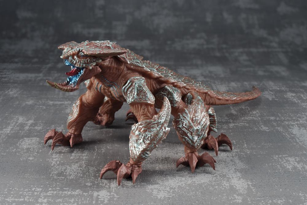 Bandai Sofvi Spirits Pacific Rim Uprising Kaiju Hakuja Collectible Action Figure - Perfect for Movie Fans, Display & Gift Giving
