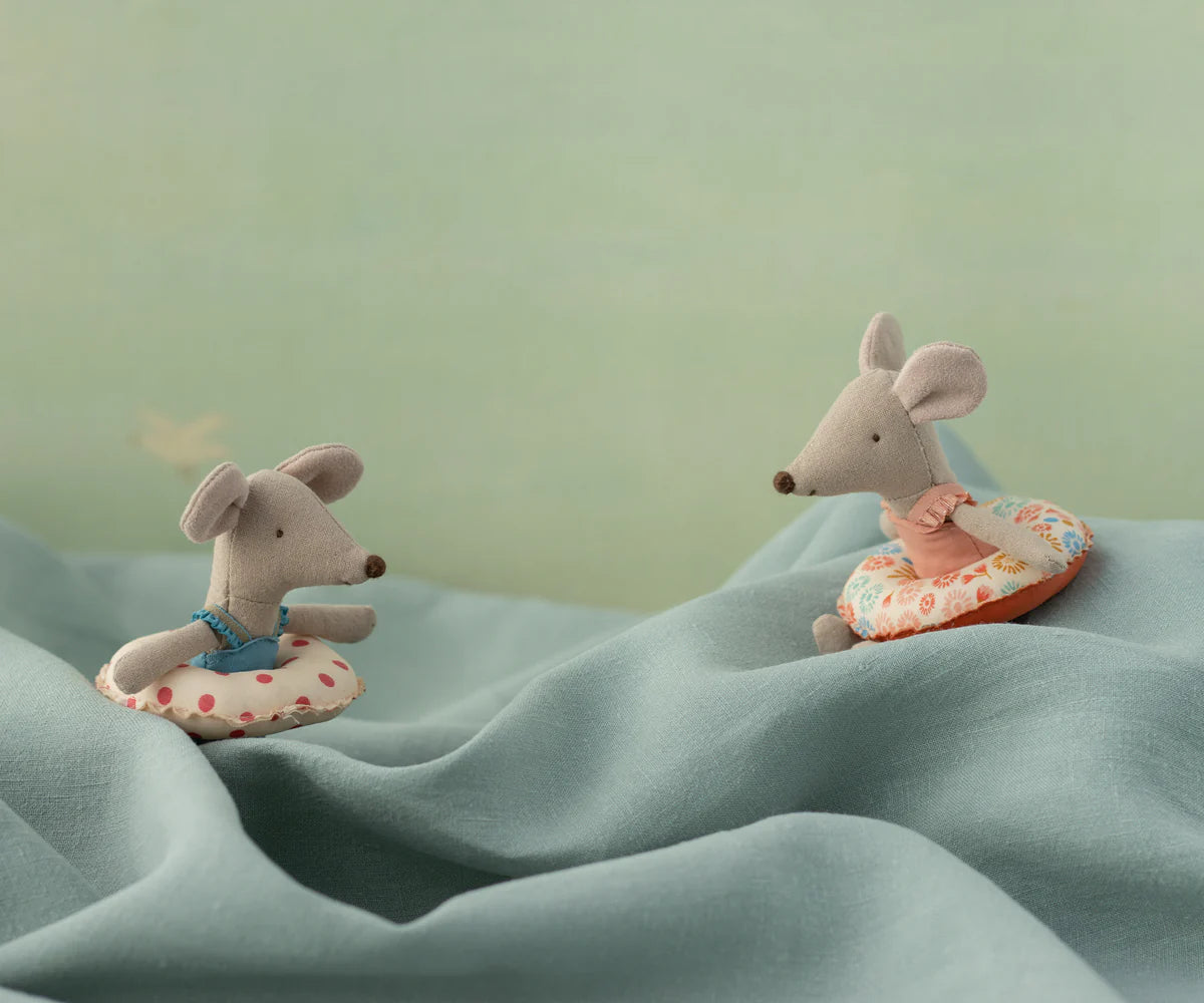 Beach Mouse and Float Set for Kids - Little Sister Flower Design - Perfect for Pool Parties, Summer Vacations & Beach Fun