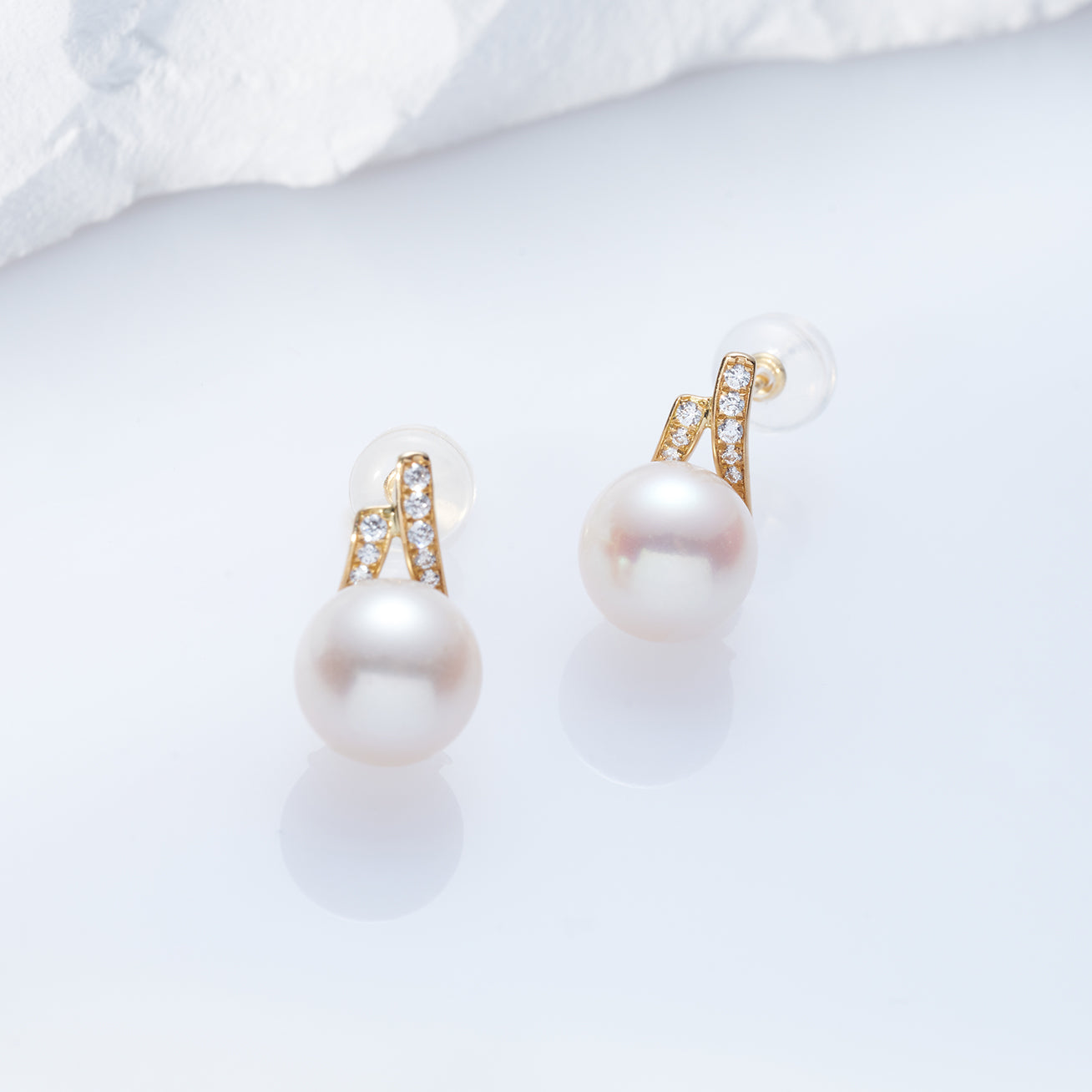 18K Solid Gold Freshwater Pearl Earrings for Women - Classic Stud Earrings with AAA Quality Pearls - Perfect for Weddings, Parties & Everyday Elegance (KE00184)