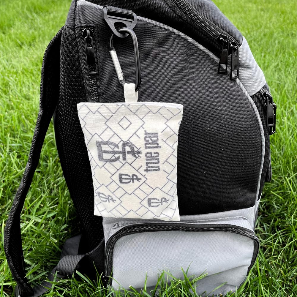 Premium Disc Golf Chalk Bag Set with 2 Extra Chalk Balls | Refillable Grip Enhancer for Better Throws | Durable Disc Golf Accessories with Carabiner Clip | Perfect Gift for Disc Golf Players | Ideal for Outdoor Tournaments & Practice Sessions