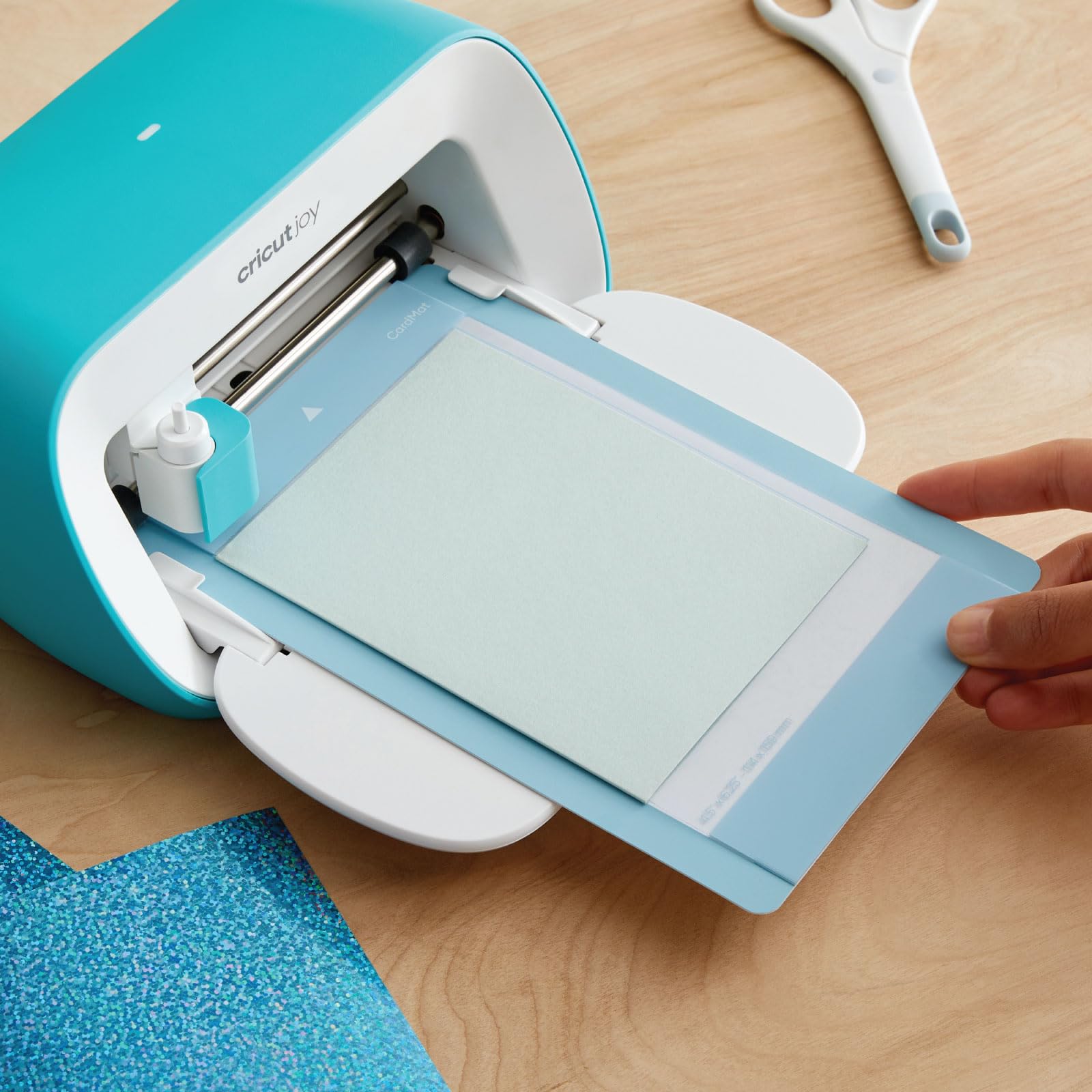 Cricut Joy Machine Bundle with Insert Cards, Cutting Mats & Pen Set - DIY Card Making Kit, Portable Craft Cutter for Customized Cards, Home Decor, Decals & Scrapbooking | Perfect for Crafters, DIY Projects & Personalized Gifts