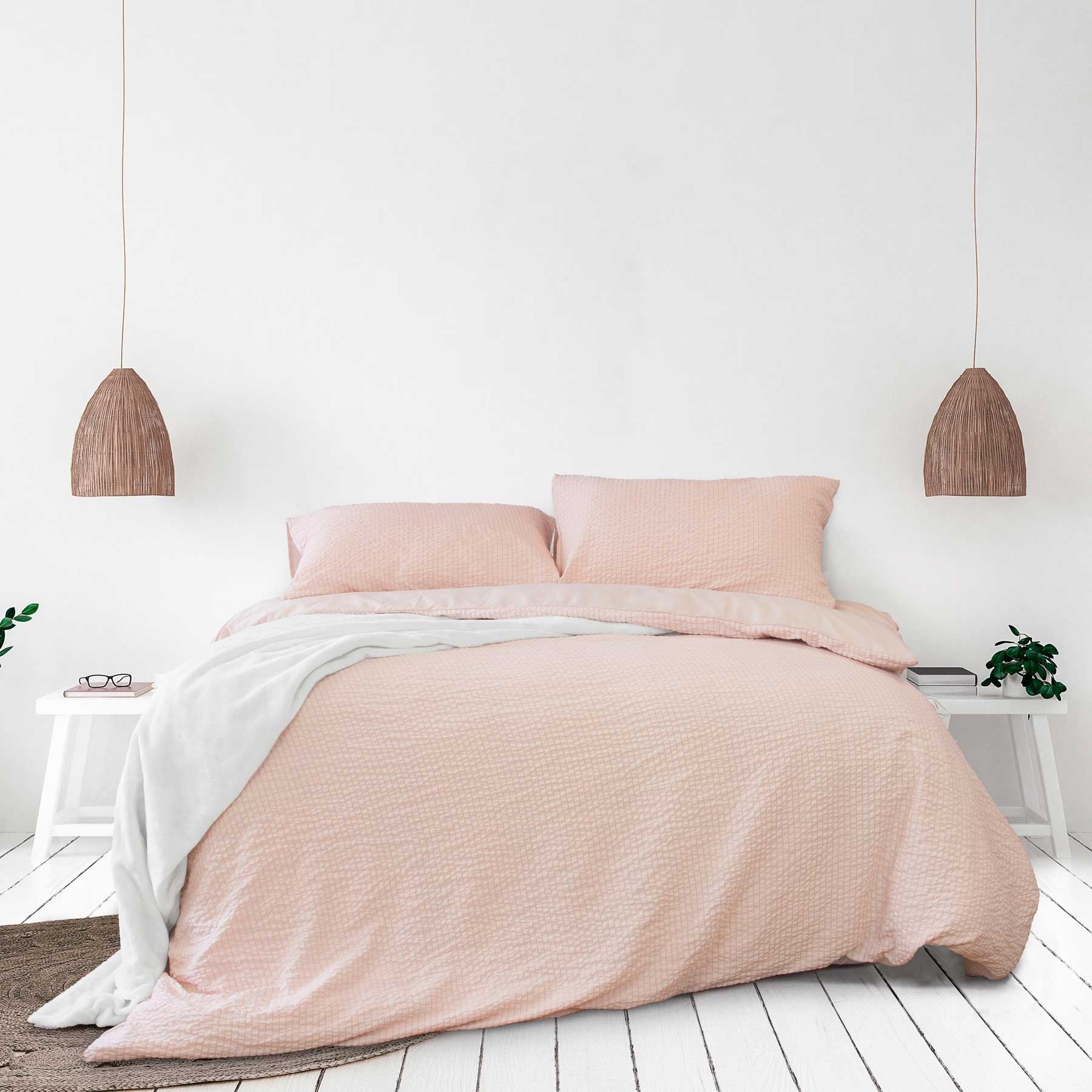 Ardor Ingrid Blush Seersucker Stripe Quilt Cover Set - Queen Size Soft Bedding, Breathable Cotton Blend, Striped Design for Bedroom Decor - Perfect for Master Bedroom, Guest Room & Dormitory