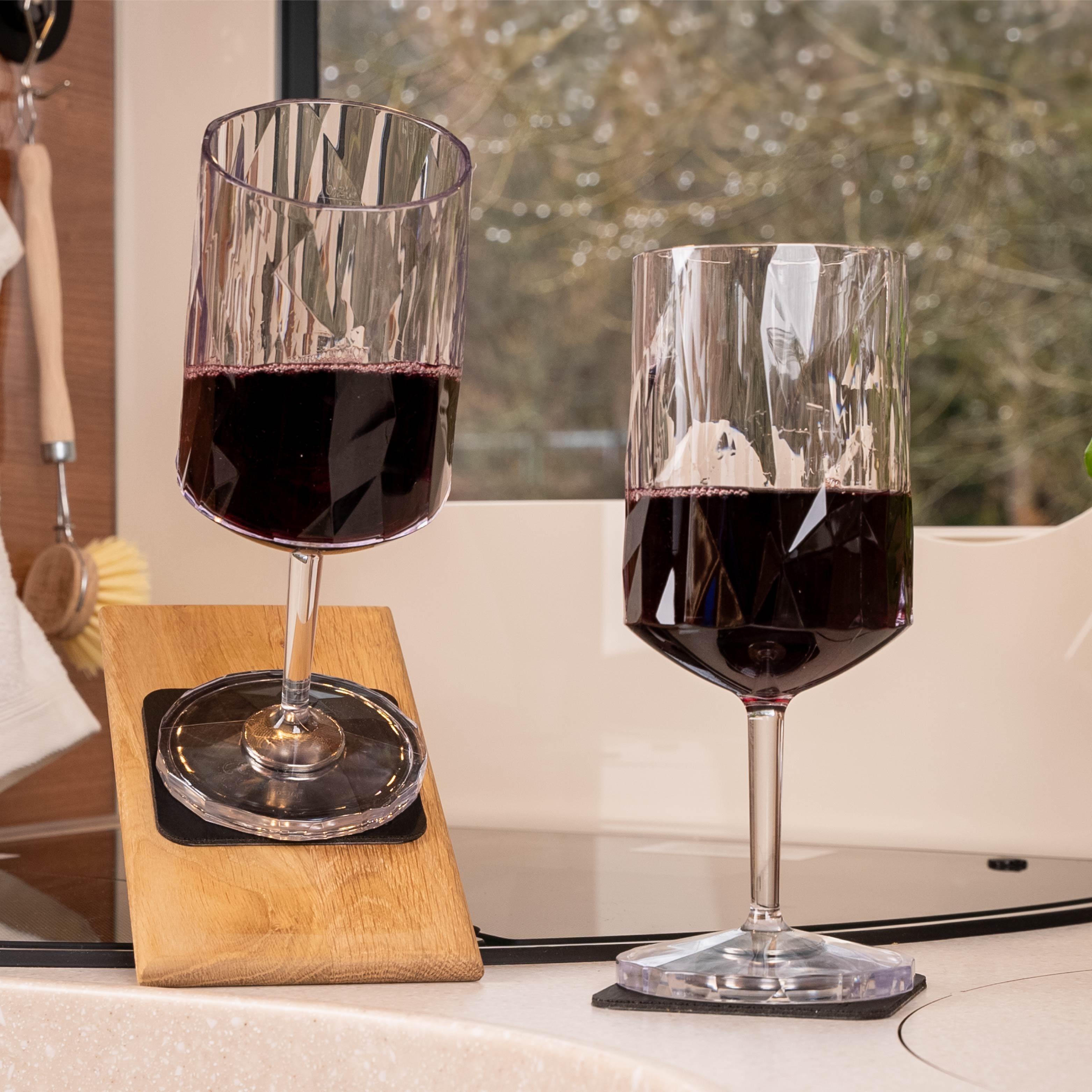 Premium 0.3L (10oz) Plastic Wine Glasses with Magnetic Base - Perfect for Picnics, Boating & Outdoor Events - Set of 4 Unbreakable Stemless Cups