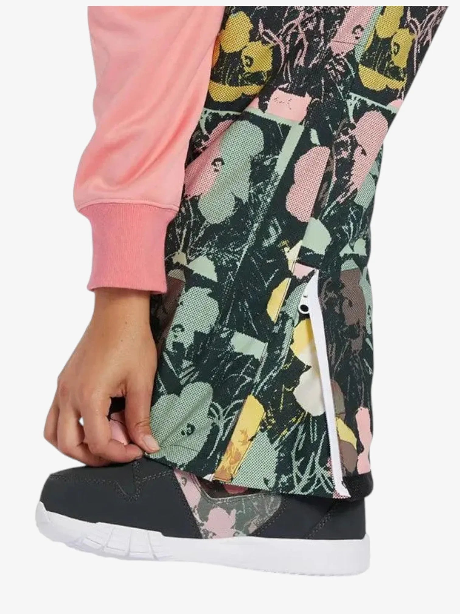 Entero DC Snow AW Valiant Women's Floral Snowboard - Perfect for Winter Sports & Mountain Adventures