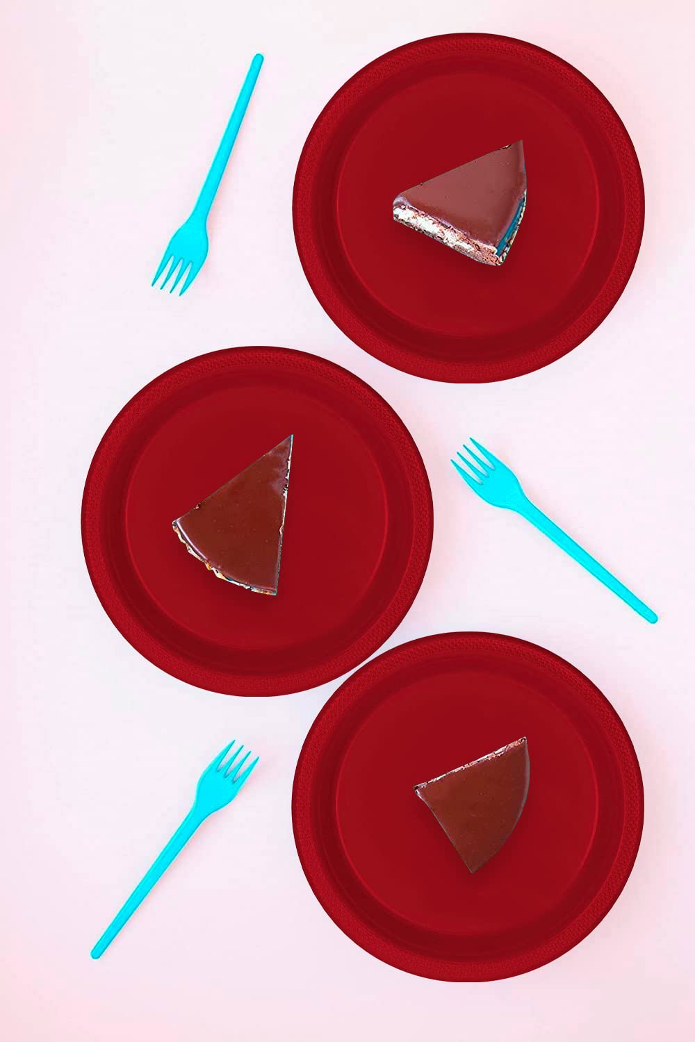 DecorRack 30-Pack 7 Inch Heavy Duty Disposable Plastic Plates for Kids Birthday Parties, Cake Desserts, Holiday Tableware - Red | Perfect for Birthday Celebrations, Baby Showers, Picnics & Family Gatherings