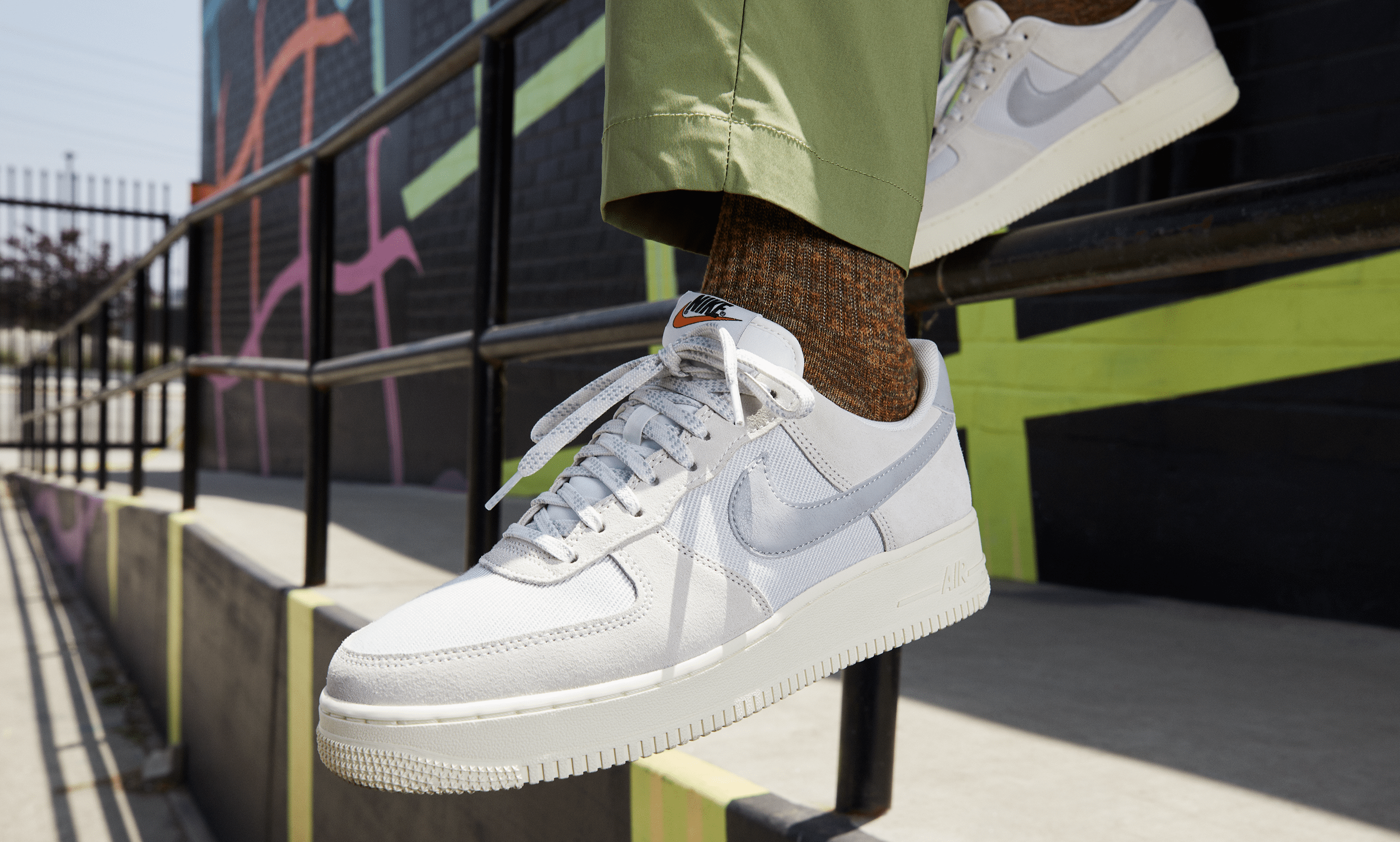 Nike Air Force 1 '07 LV8 Sneakers - Men's/Women's White Leather Basketball Shoes - Perfect for Casual Wear, Street Style & Sneaker Collection