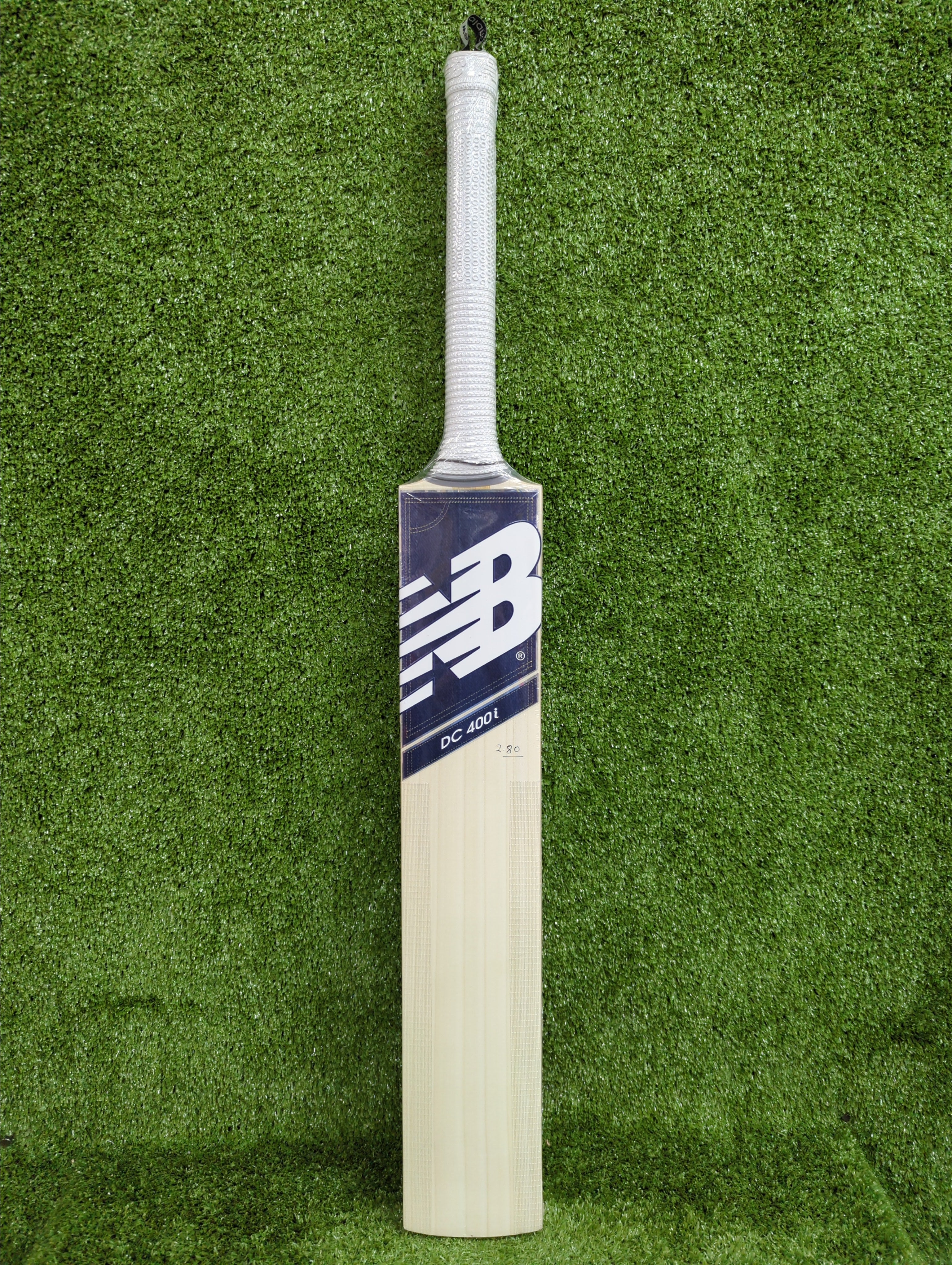 NB DC 400I English Willow Cricket Bat - Premium Grade for Professional Players - Perfect for Matches, Training & Outdoor Sports